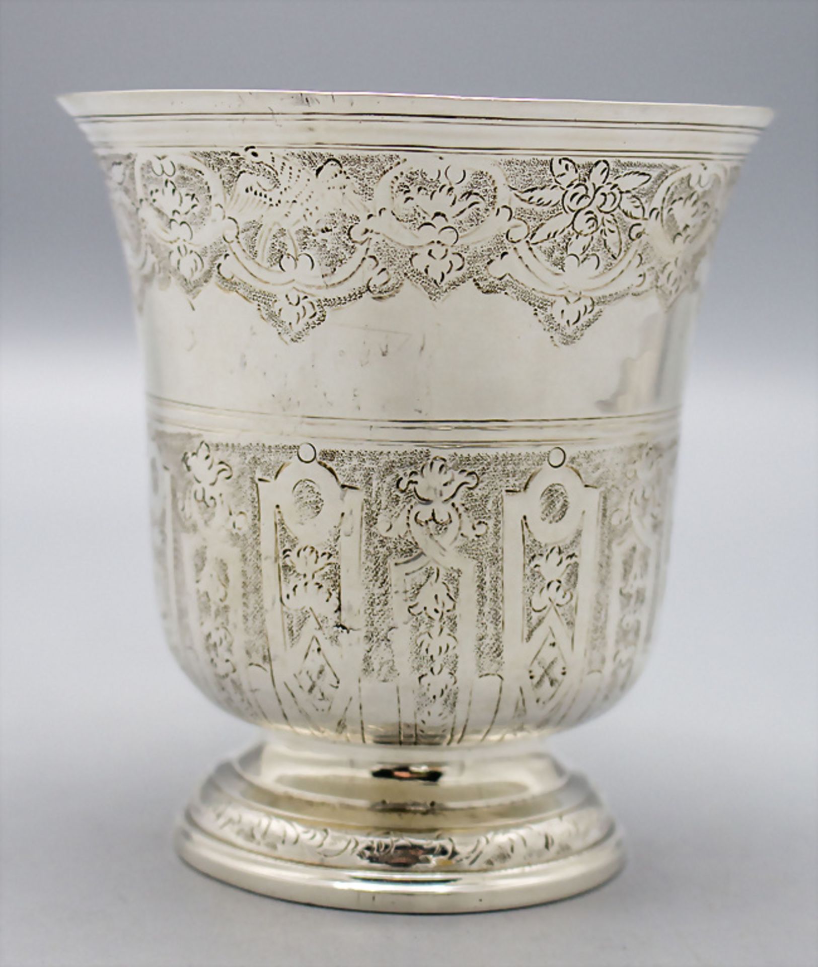 Louis XV Becher / A silver beaker, Pierre Auger, Sens, um 1750 - Image 2 of 4