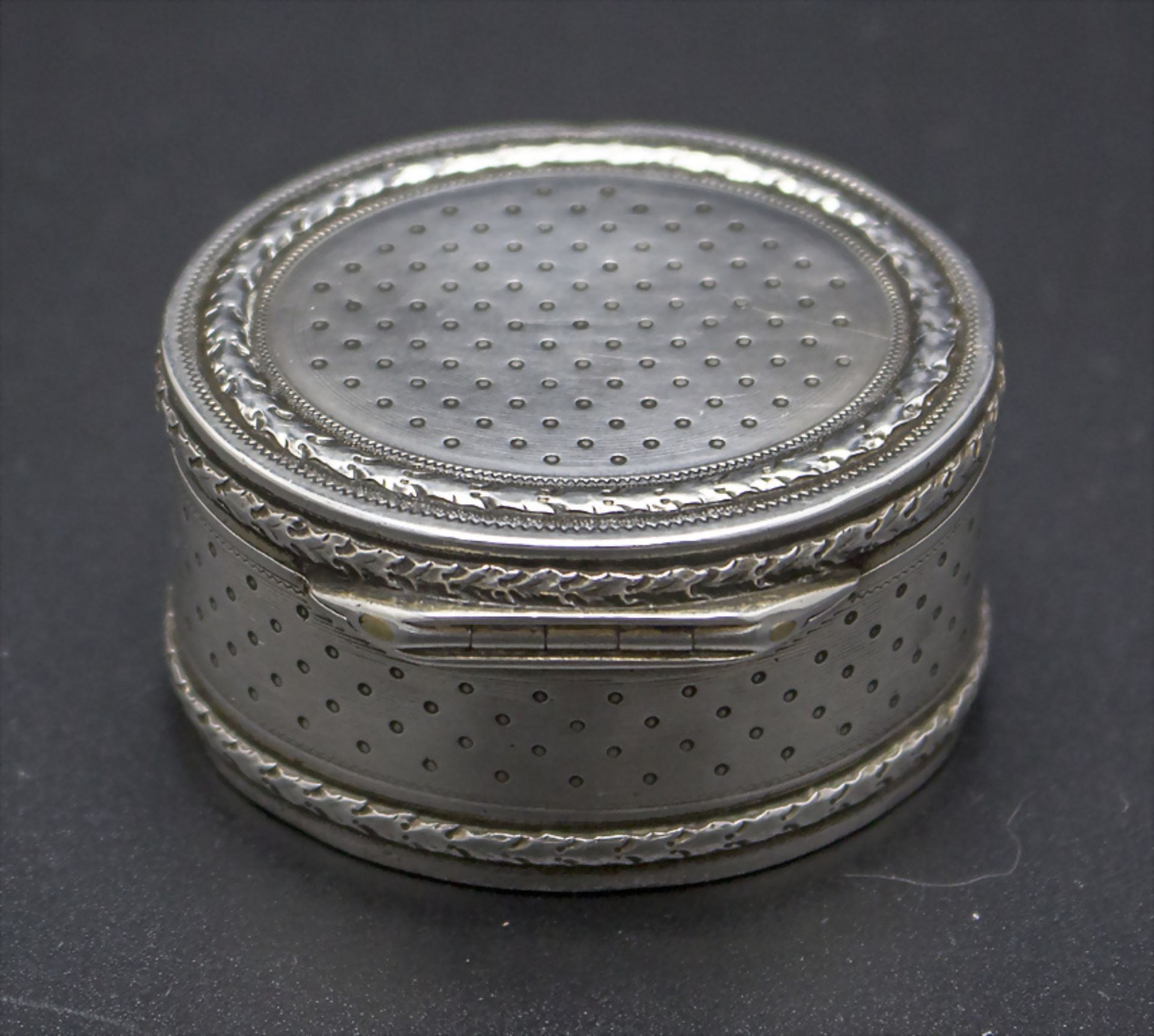 Silberdose, Tabatière / Boite en argent massif / A silver box, Frankreich, 18./19. Jh. - Image 2 of 5