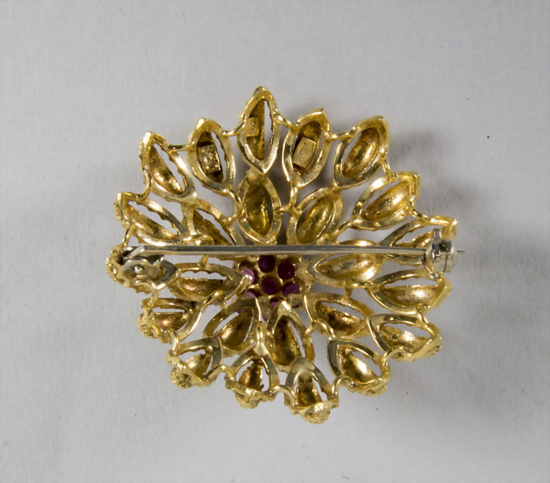 Brosche mit Rubinen / A brooch with rubies, Alessandria, 1944-1968 - Image 2 of 2
