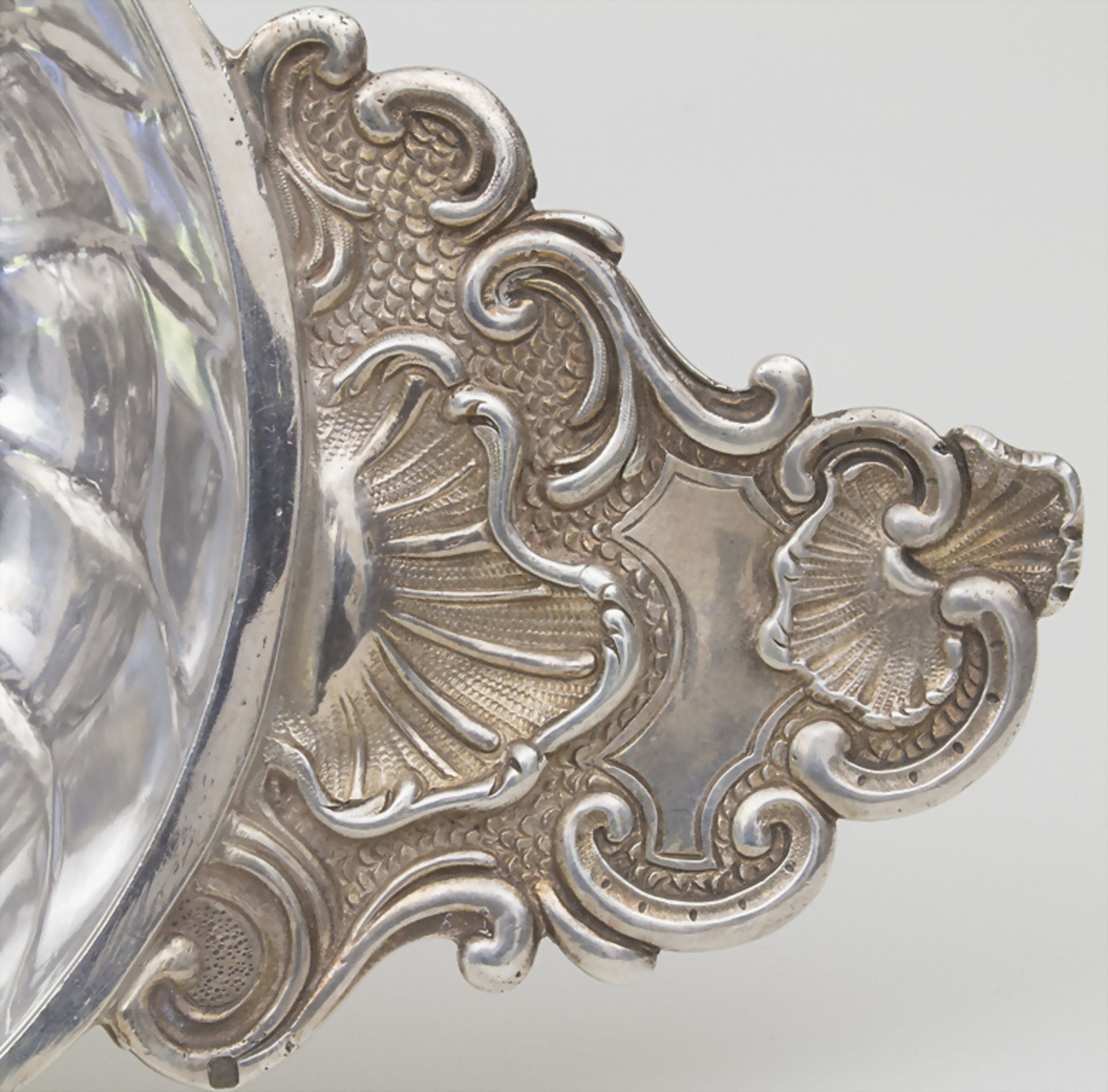 Legumier / Wöchnerinnenschüssel / Ecuelle / A silver tureen, Ferdinand Arpin, Paris, um 1890 - Bild 7 aus 9