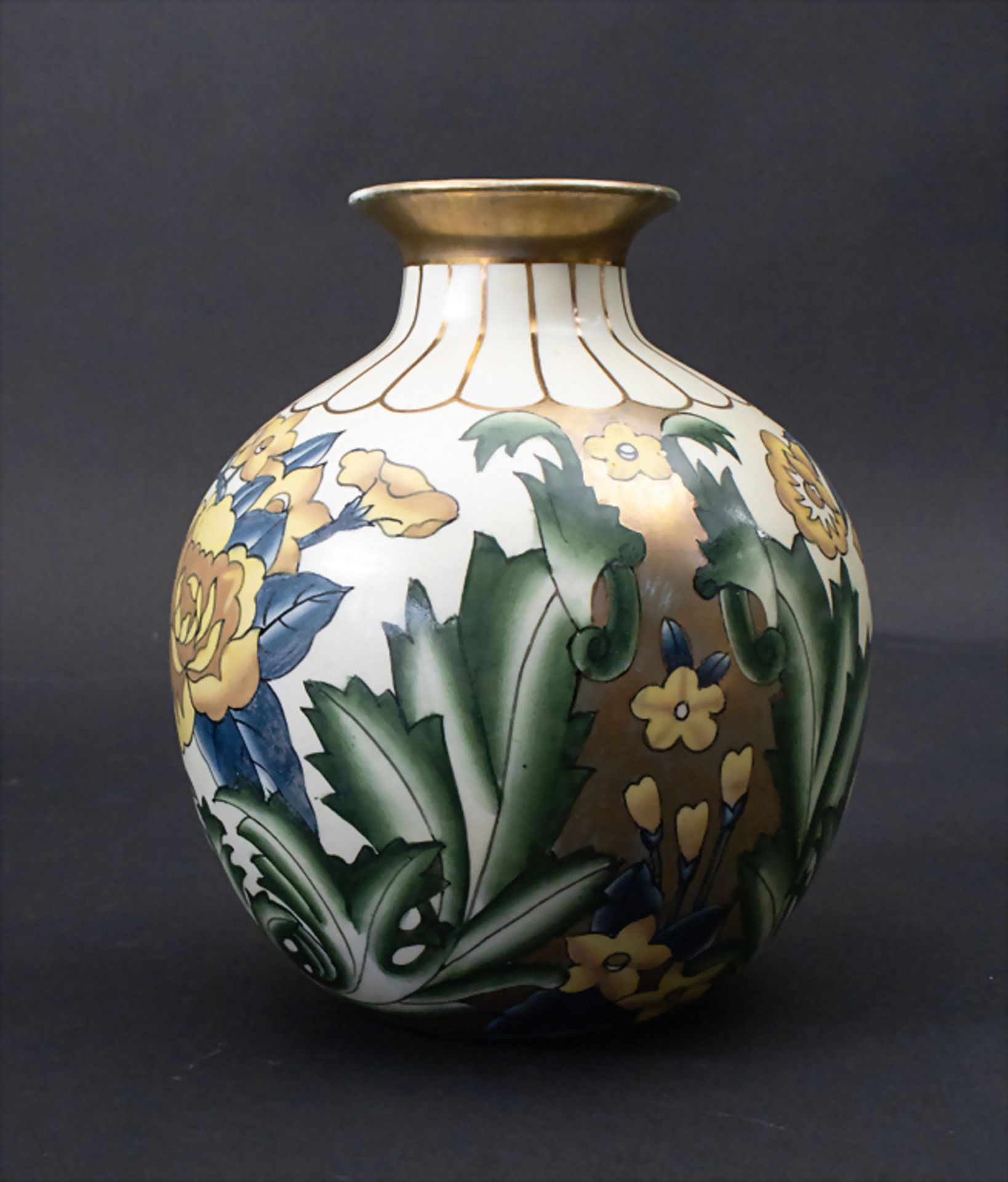Porzellan Ziervase / A decorative porcelain vase, G. Fieravino, Italien, 20. Jh. - Bild 2 aus 5