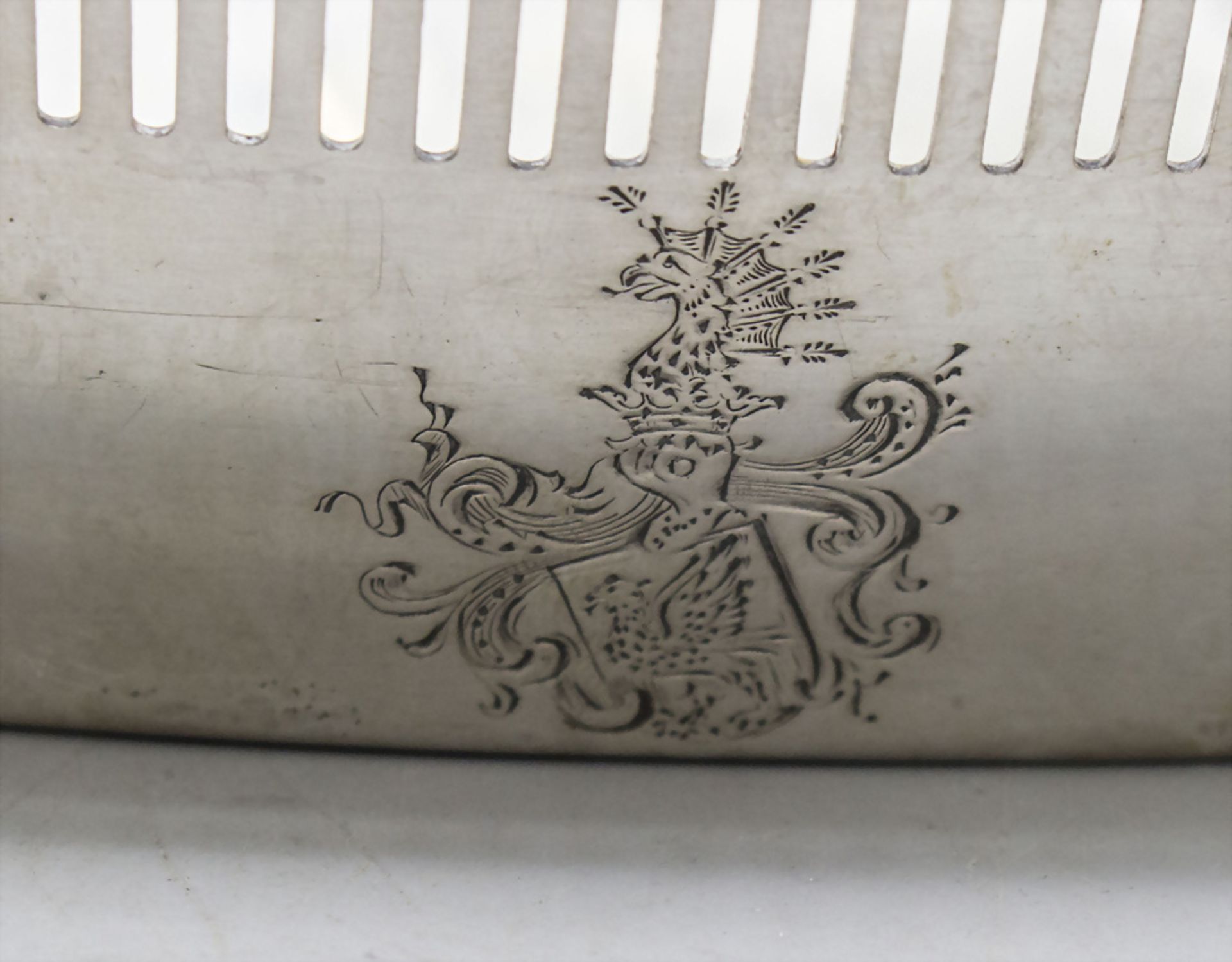 Brotkorb / Schale mit Ritterwappen / A silver basket with coat of arms, Wilhelm Binder, ... - Image 2 of 5