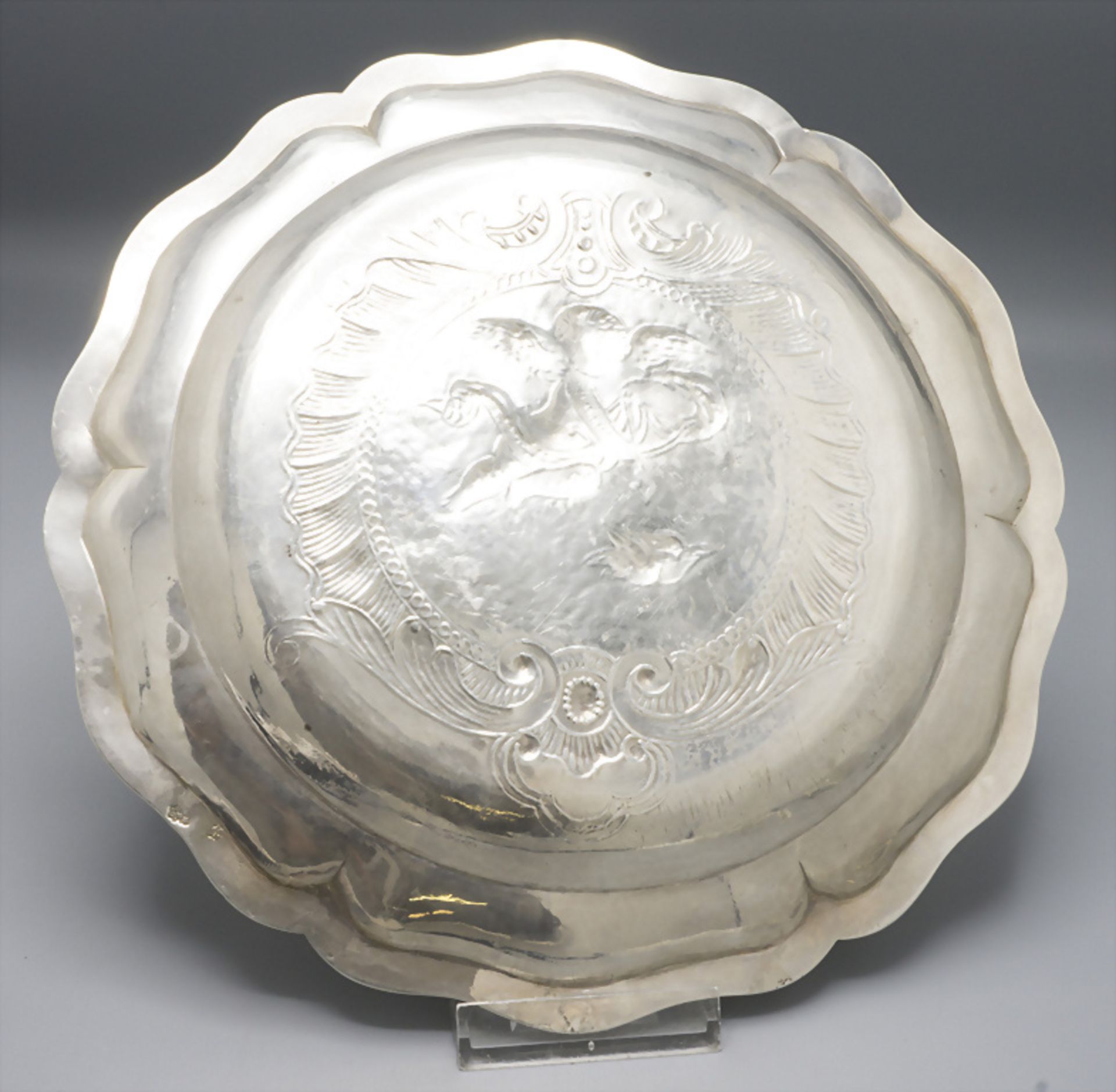 Allianzteller / A silver alliance plate, Claude Genu, Paris, 1744-1750 - Image 5 of 9
