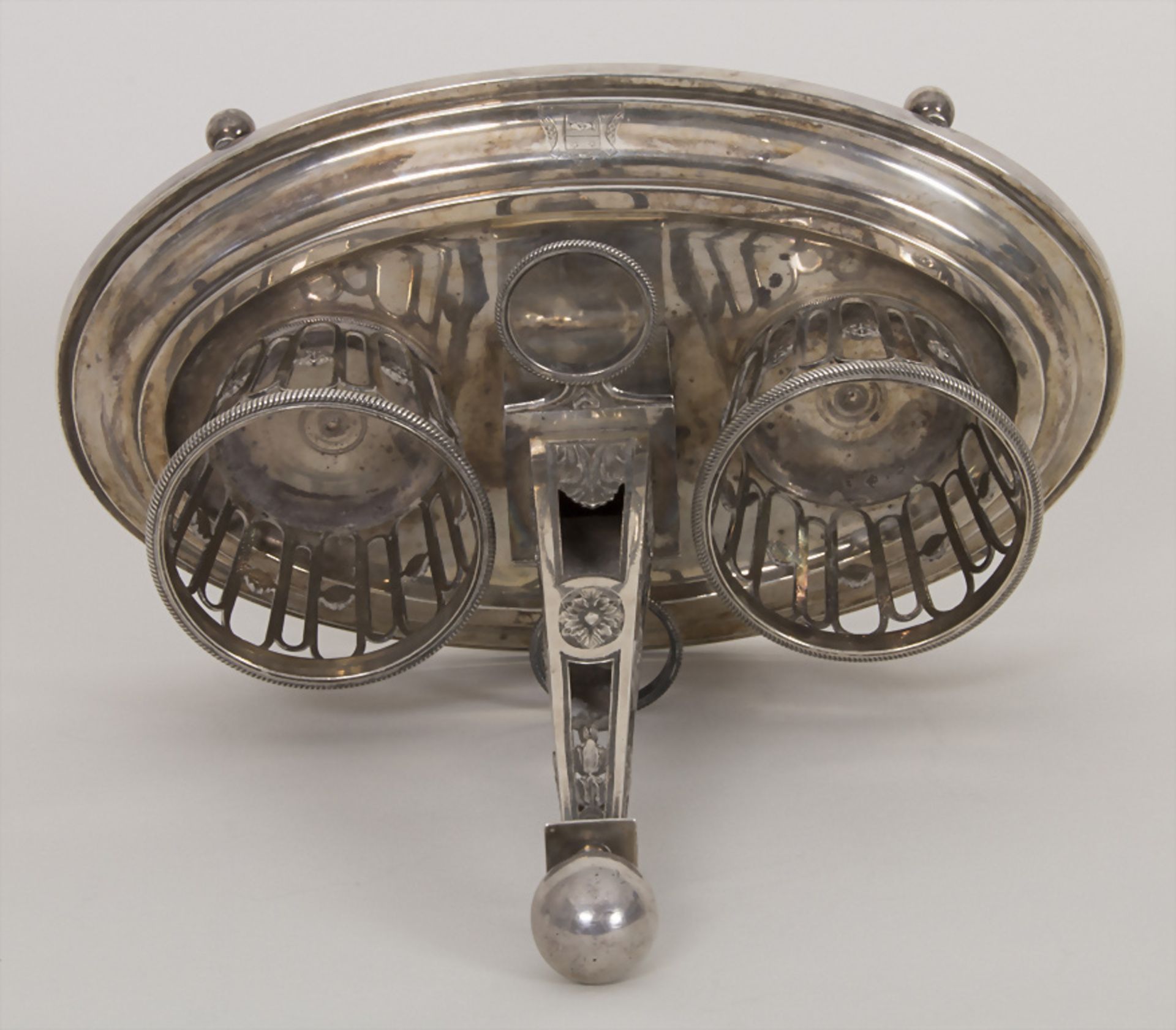 Louis-Seize Menage / A silver Louis-seize cruet stand, Henri-Louis Dutry, Paris, 1787 - Bild 5 aus 9