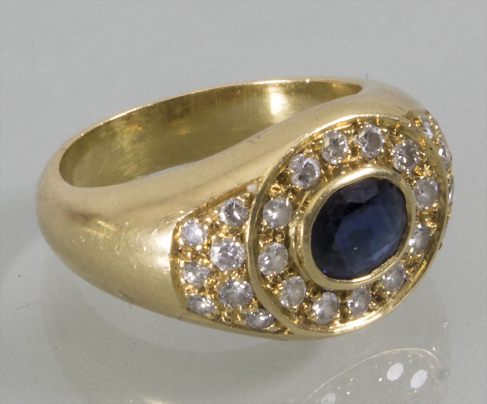 Damenring mit Saphir und Diamanten / A ladies gold ring with sapphire and diamonds, ... - Image 2 of 3