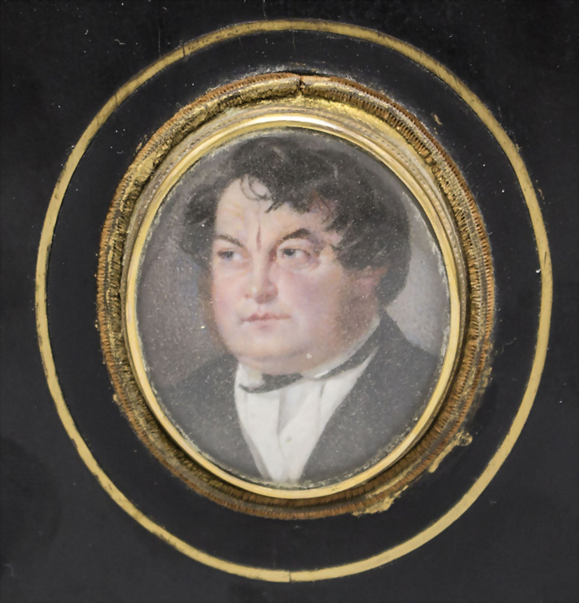 Miniatur Porträt eines Herrn / An oval miniature portrait of a gentleman, Frankreich, um 1800 - Bild 2 aus 3