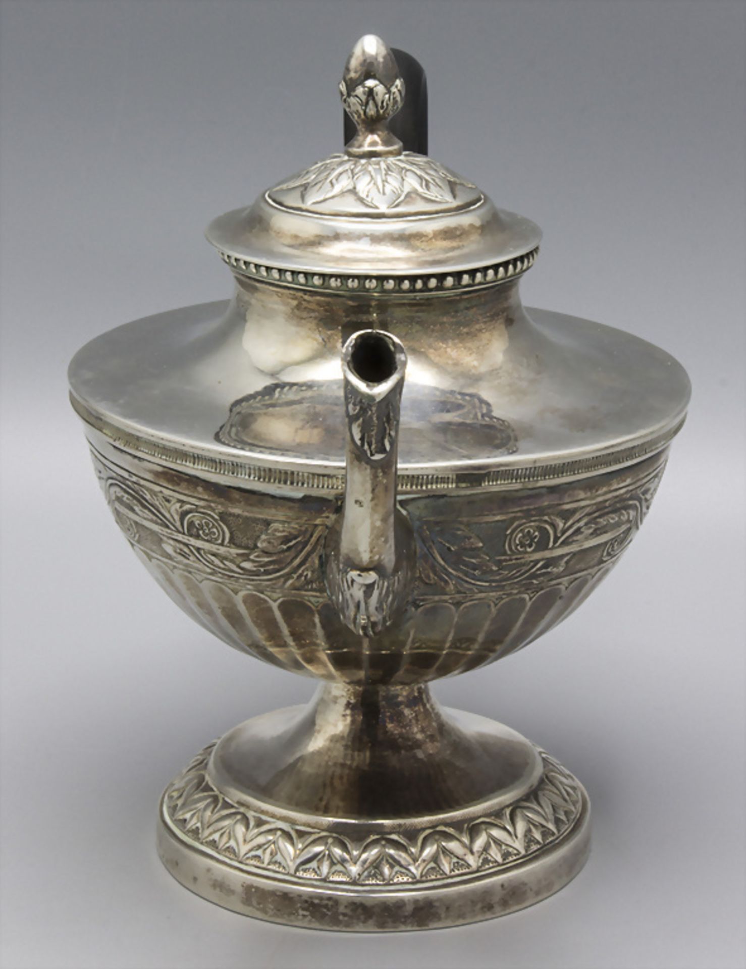 Klassizismus Teekanne / A Classicism silver tea pot, Johann Jakob Herman Grabe, Augsburg, 1800 - Bild 2 aus 10