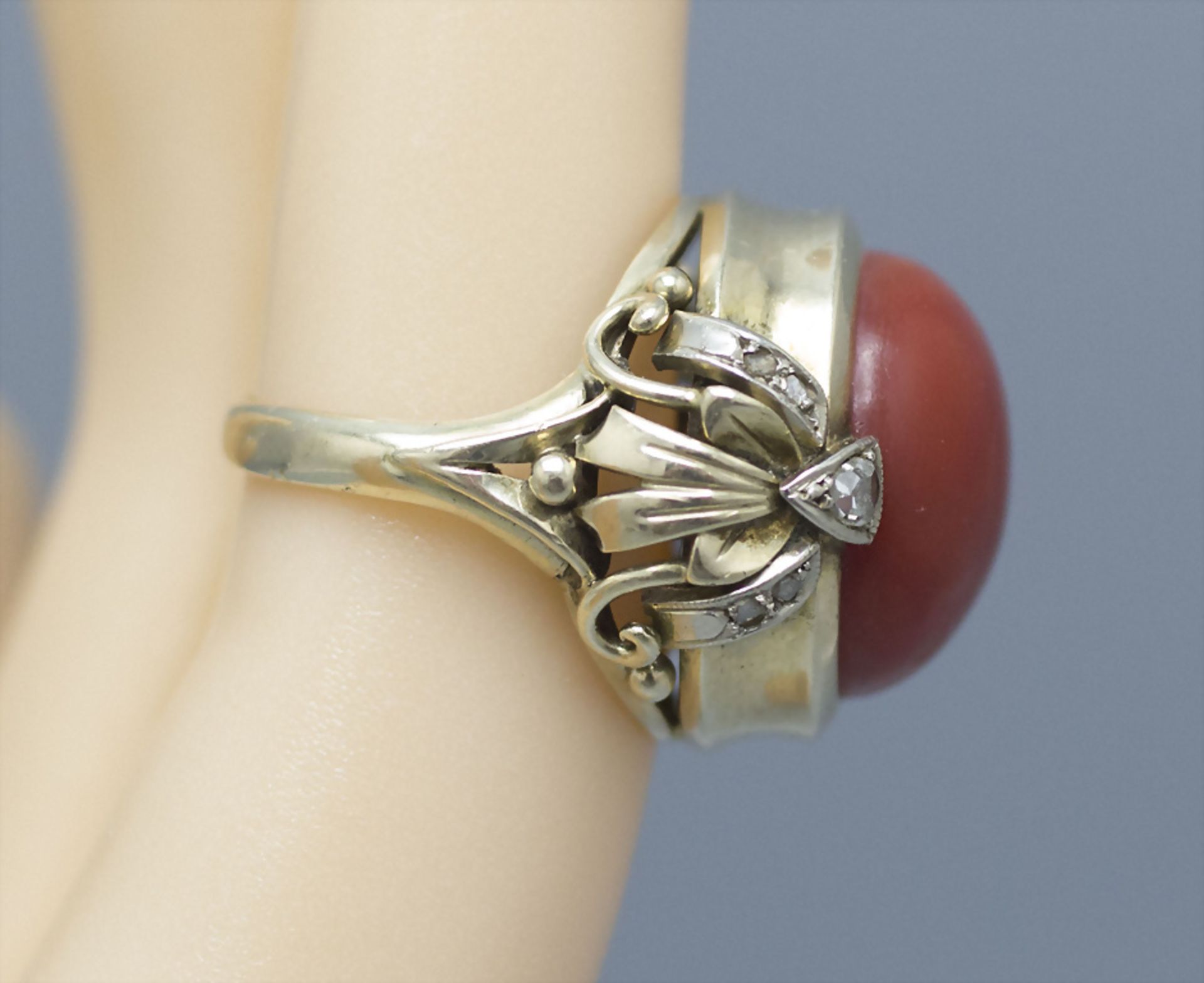 Damenring mit Korall-Cabochon / A 14 ct ladies gold ring with coral cabochon - Image 2 of 4