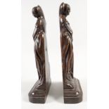Paar Renaissance Skulpturen / A pair of Renaissance wooden sculptures, wohl 16. Jh.
