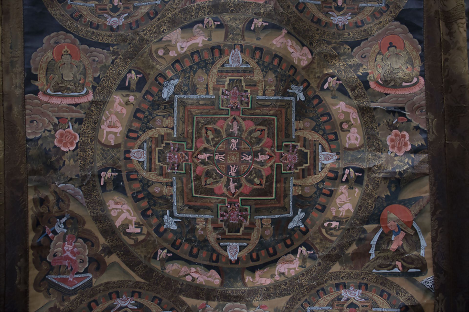 Tangka mit Himmels- und Höllenkreisen / A tangka with circles of heaven and hell, Tibet, 19. Jh. - Bild 4 aus 6