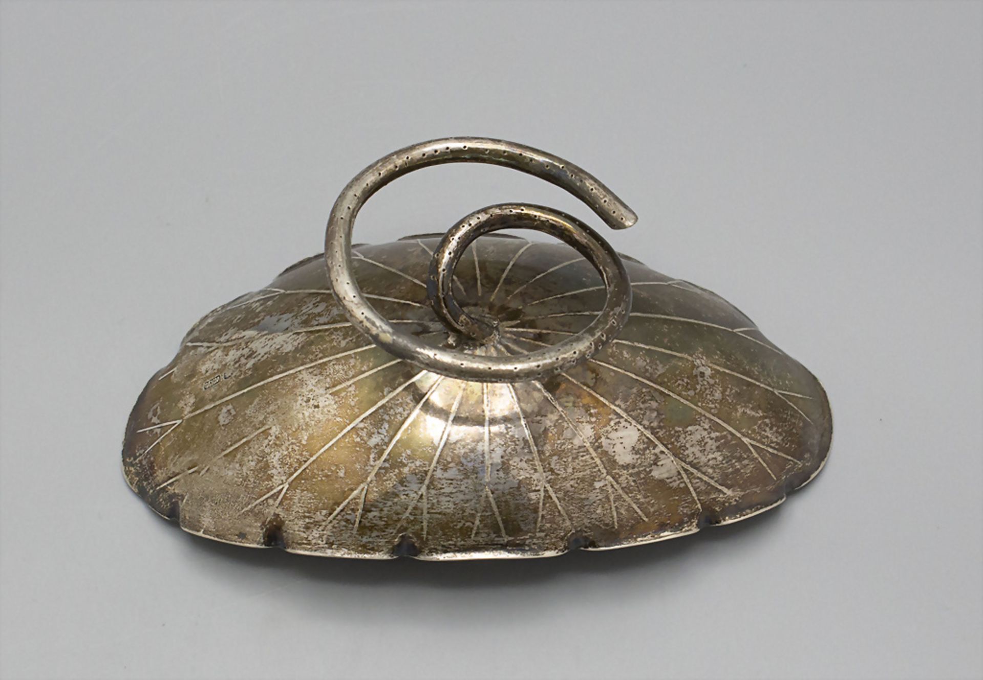 Export Silber Fußschale 'Lotusblatt' / A Chinese export silver footed lotus leaf shaped bowl, ... - Image 3 of 4