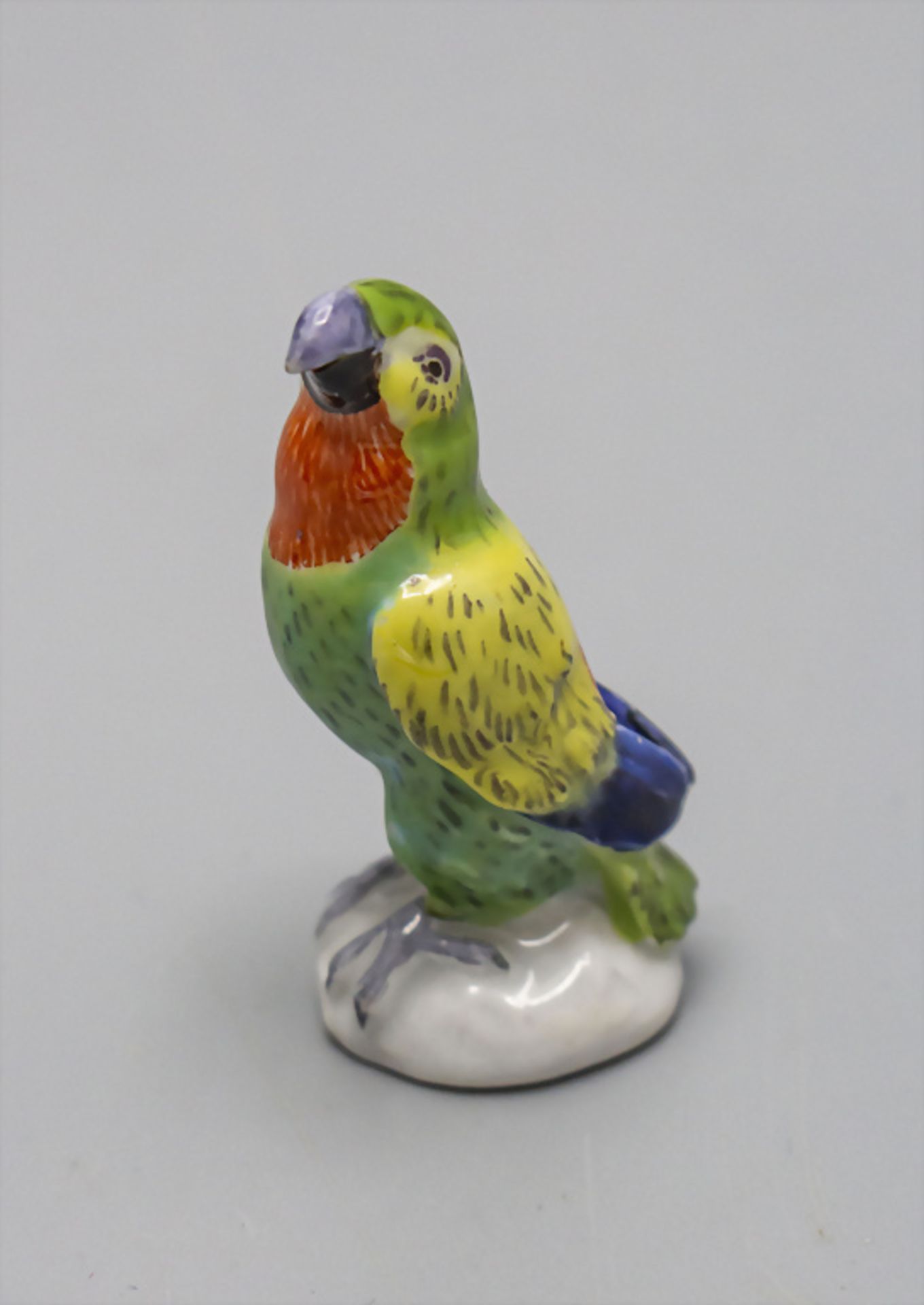 Miniatur Papagei / A miniature figure of a parrot, Meissen, Anfang 20. Jh.