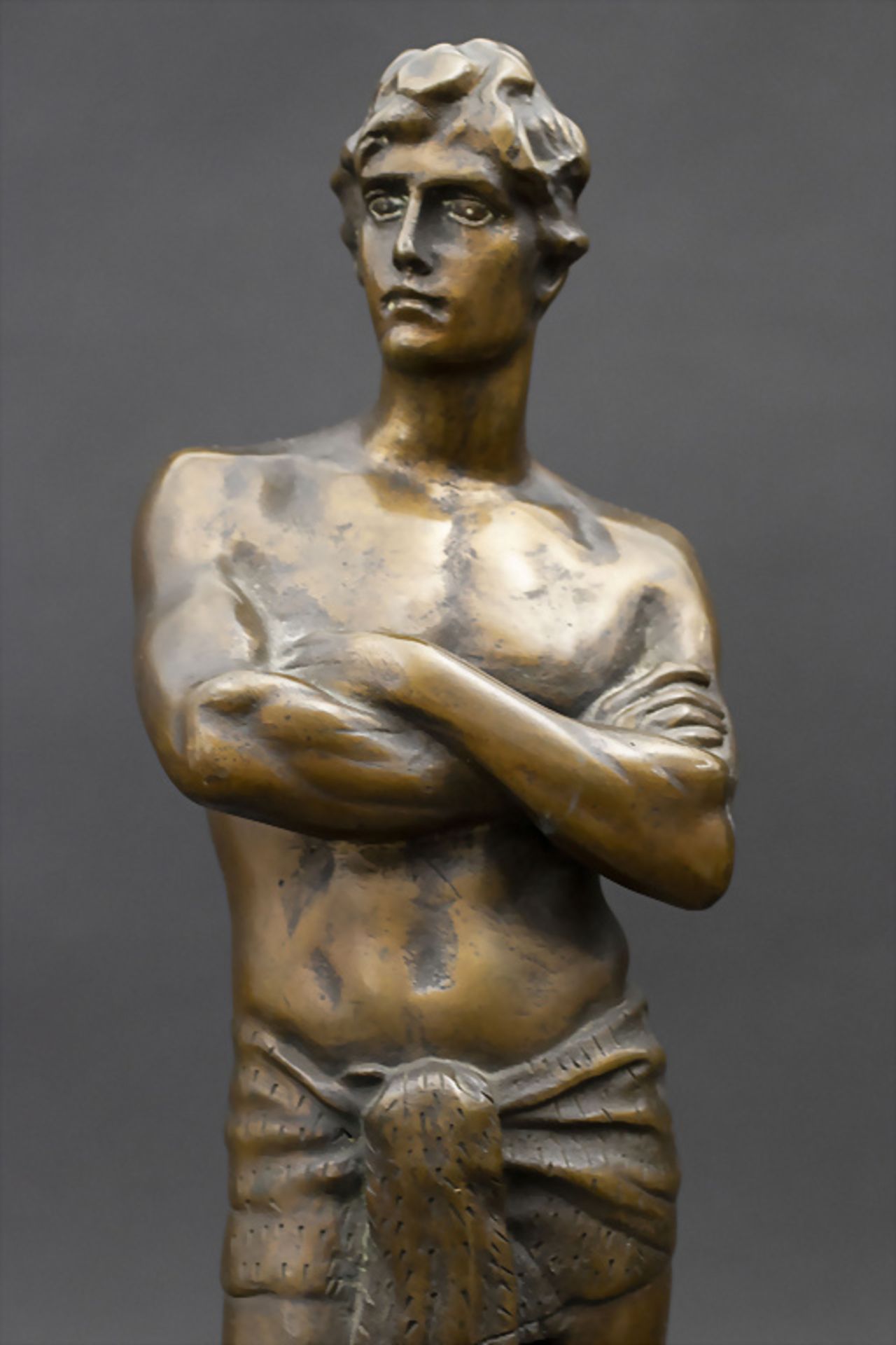 Bronzeplastik 'Stehender Männerhalbakt' / A bronze sculpture 'Standing male semi-nude', um 1930 - Image 6 of 7