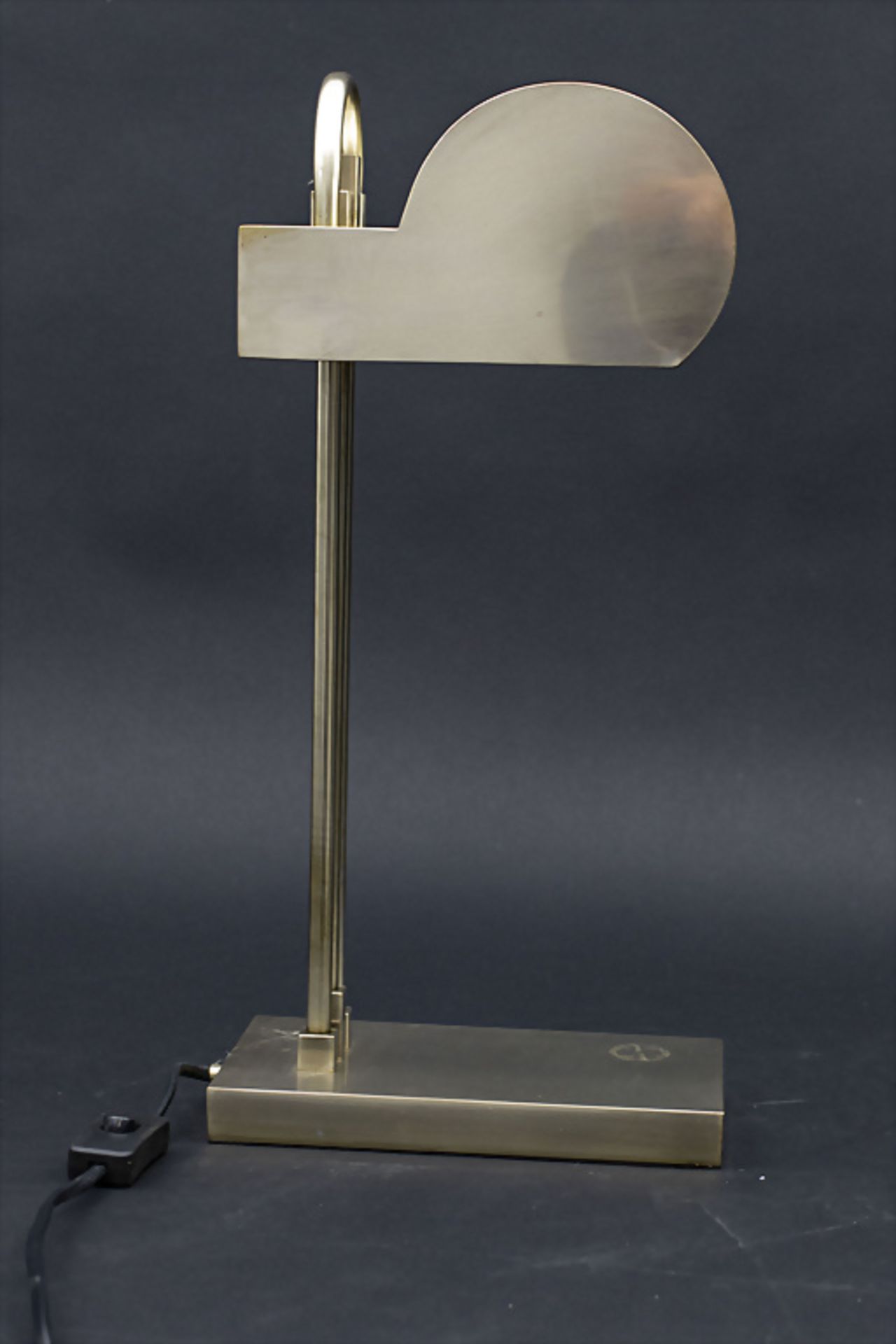 Bauhaus-Design Tischlampe / A desk lamp, Entwurf um 1925