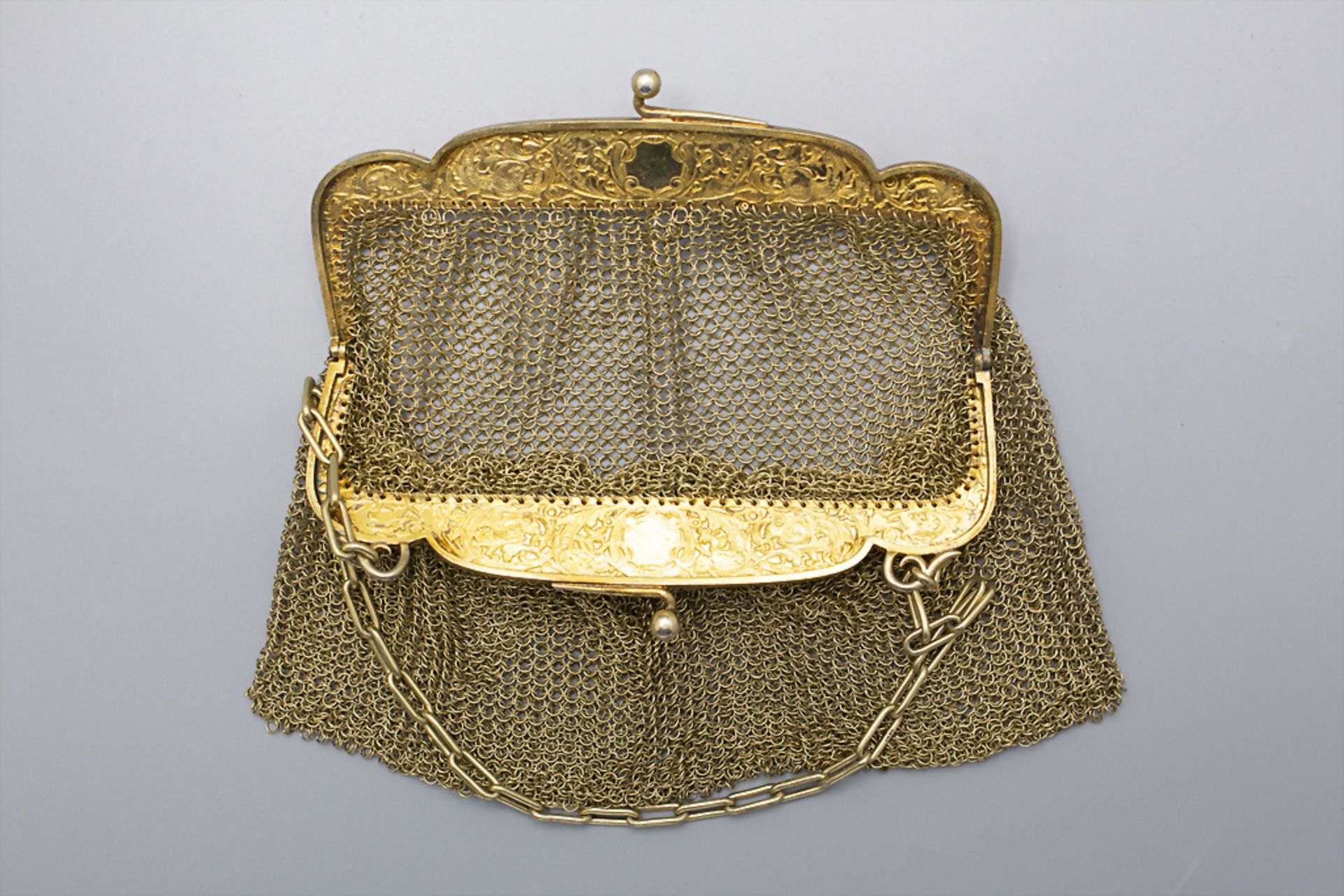 Goldene Abendtasche / Kettentasche / A gilt silver evening bag, Frankreich, um 1890 - Image 3 of 3