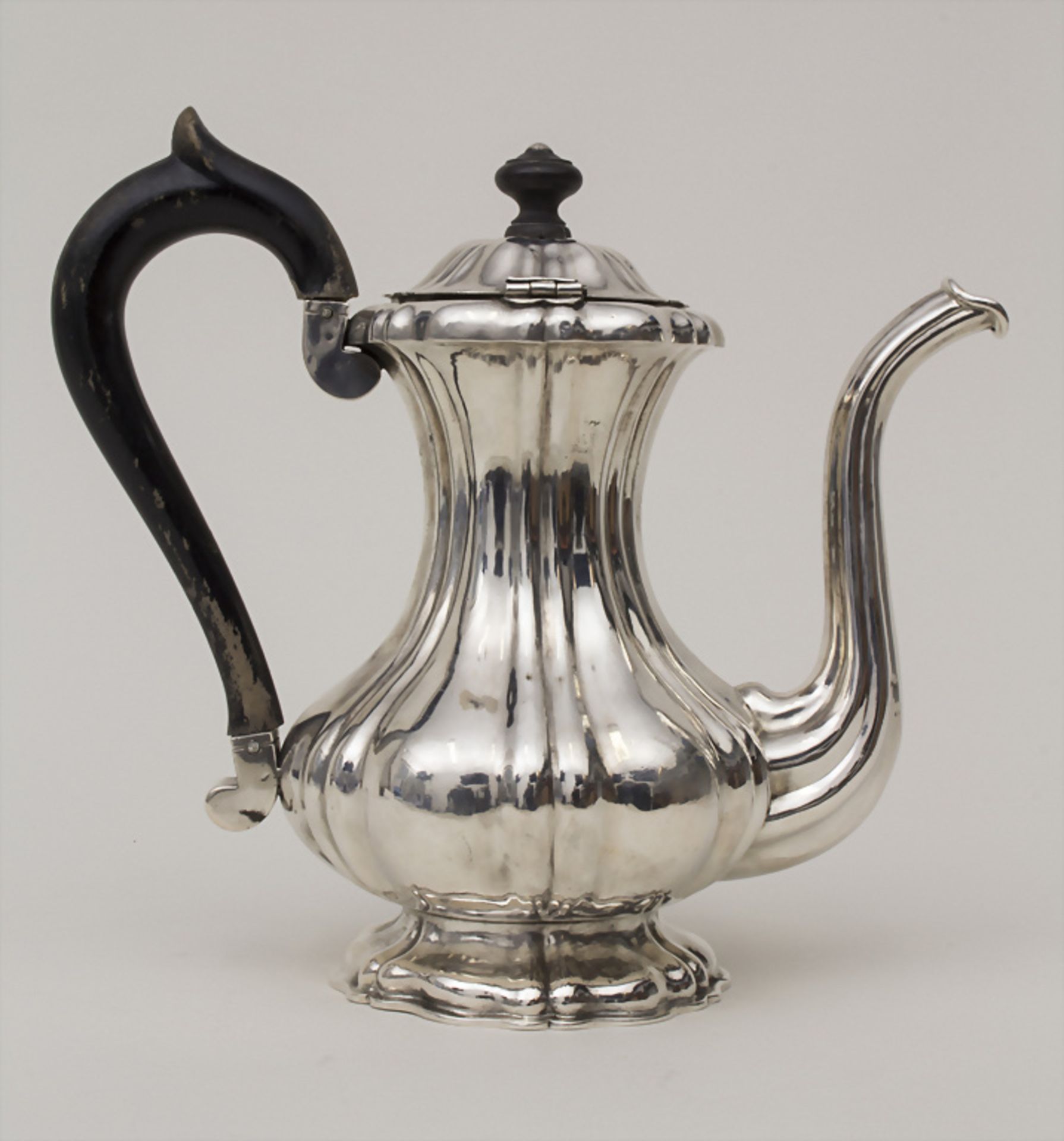 Biedermeier Teekanne / A Biedermeier silver tea pot, Carolus Fröhlich, Kosice / Kassa, 1846 - Bild 2 aus 7