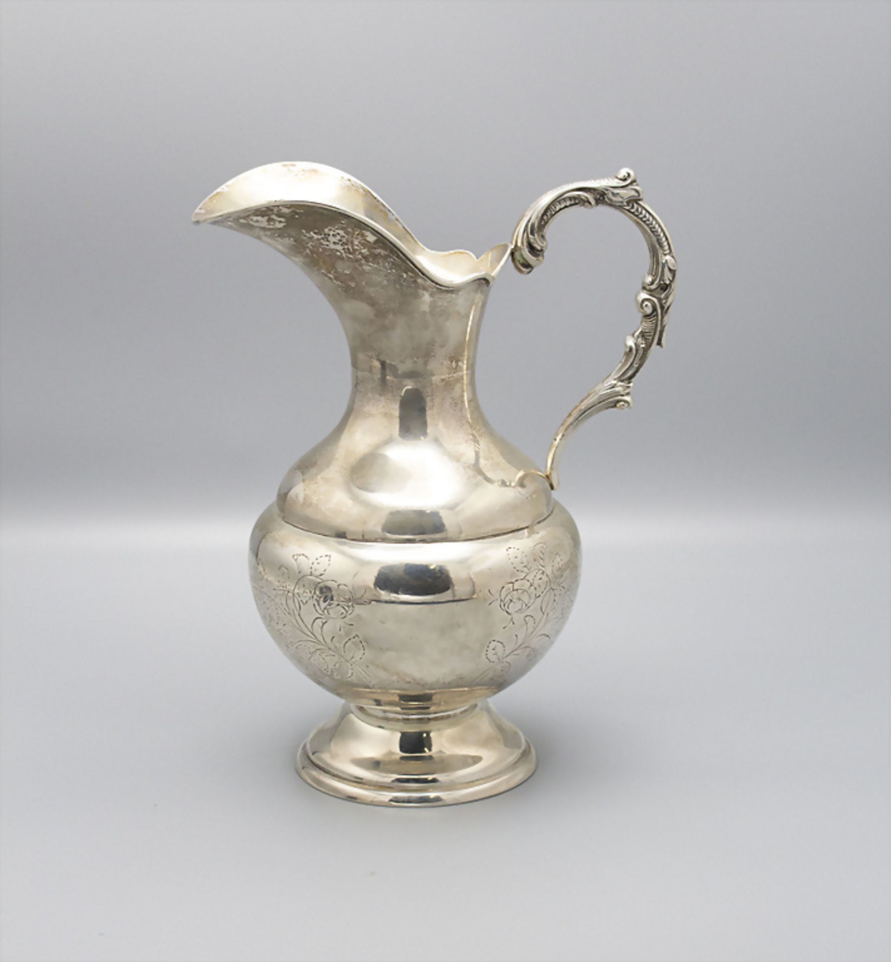 Schenkkrug / A silver jug, Spanien, 20. Jh.