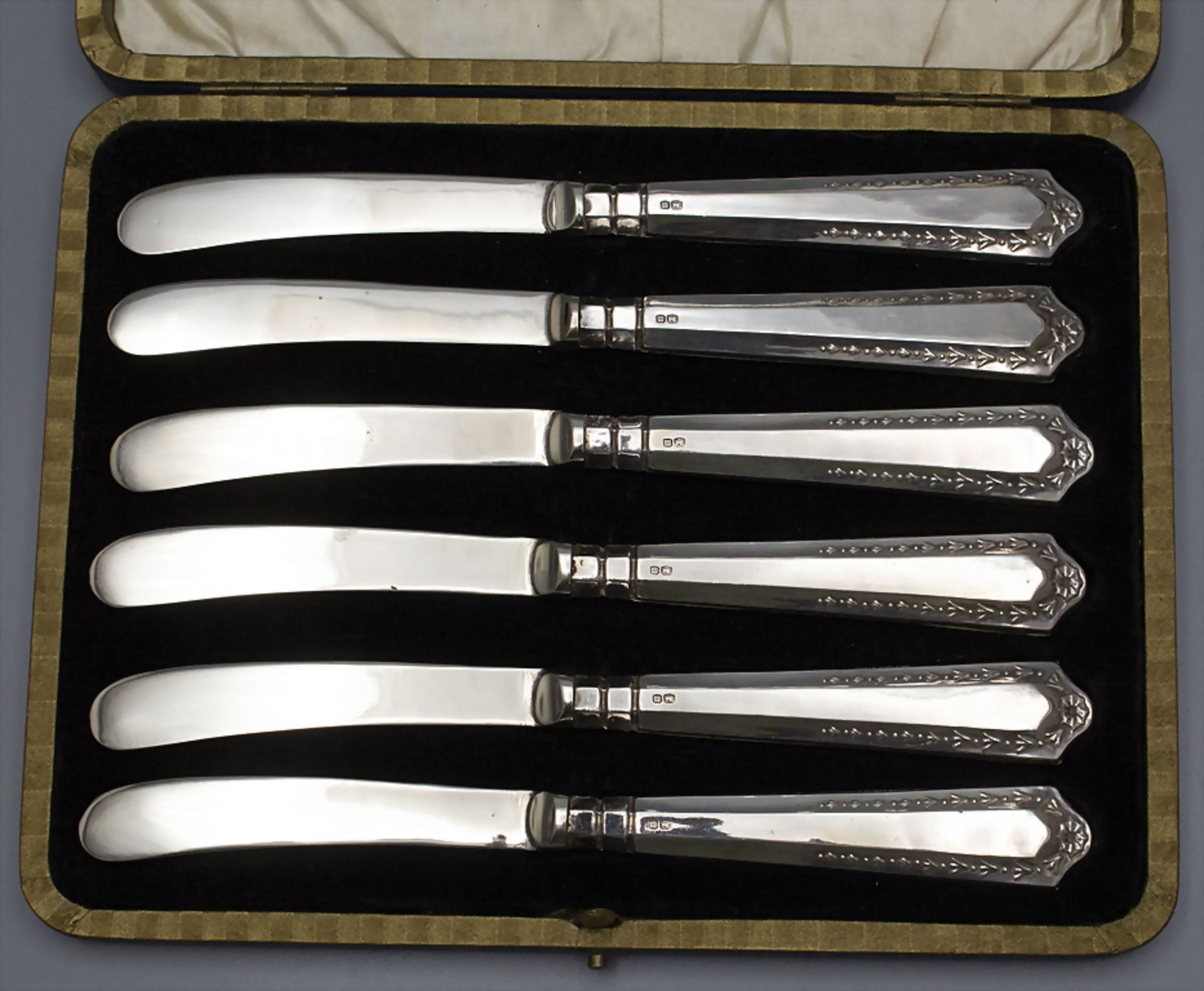 6 Buttermesser im Etui / A set of 6 butter knives in a box, V.B. Vickers & Co., Sheffield, 1929