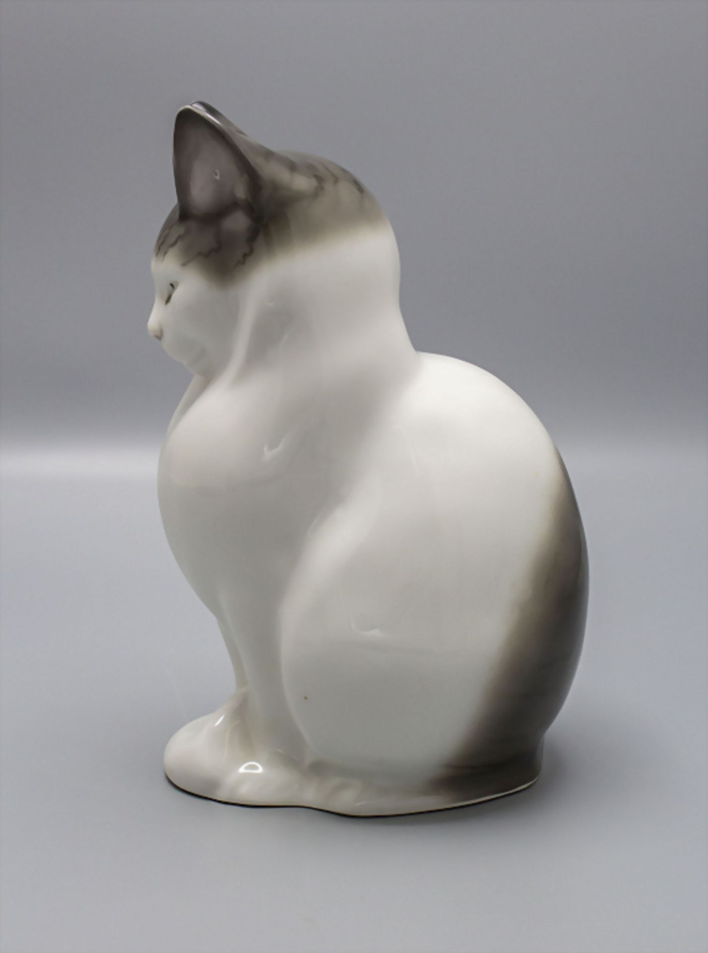 Sitzende Katze als Rauchverzehrer / A sitting cat as a lamp, E. Pfeffer, Gotha, um 1930 - Bild 2 aus 6