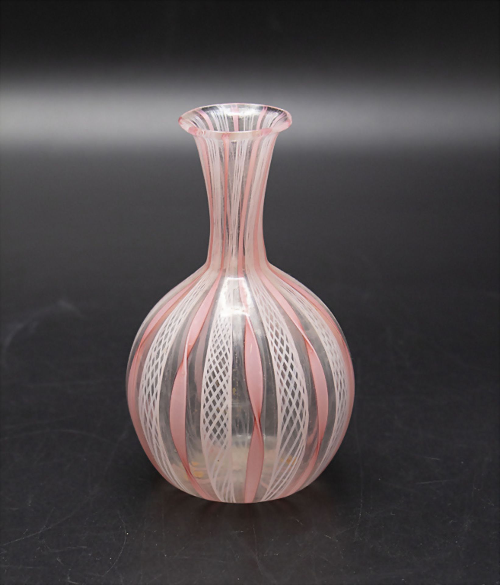 Miniaturväschen / A miniature glass vase, Murano, um 1960