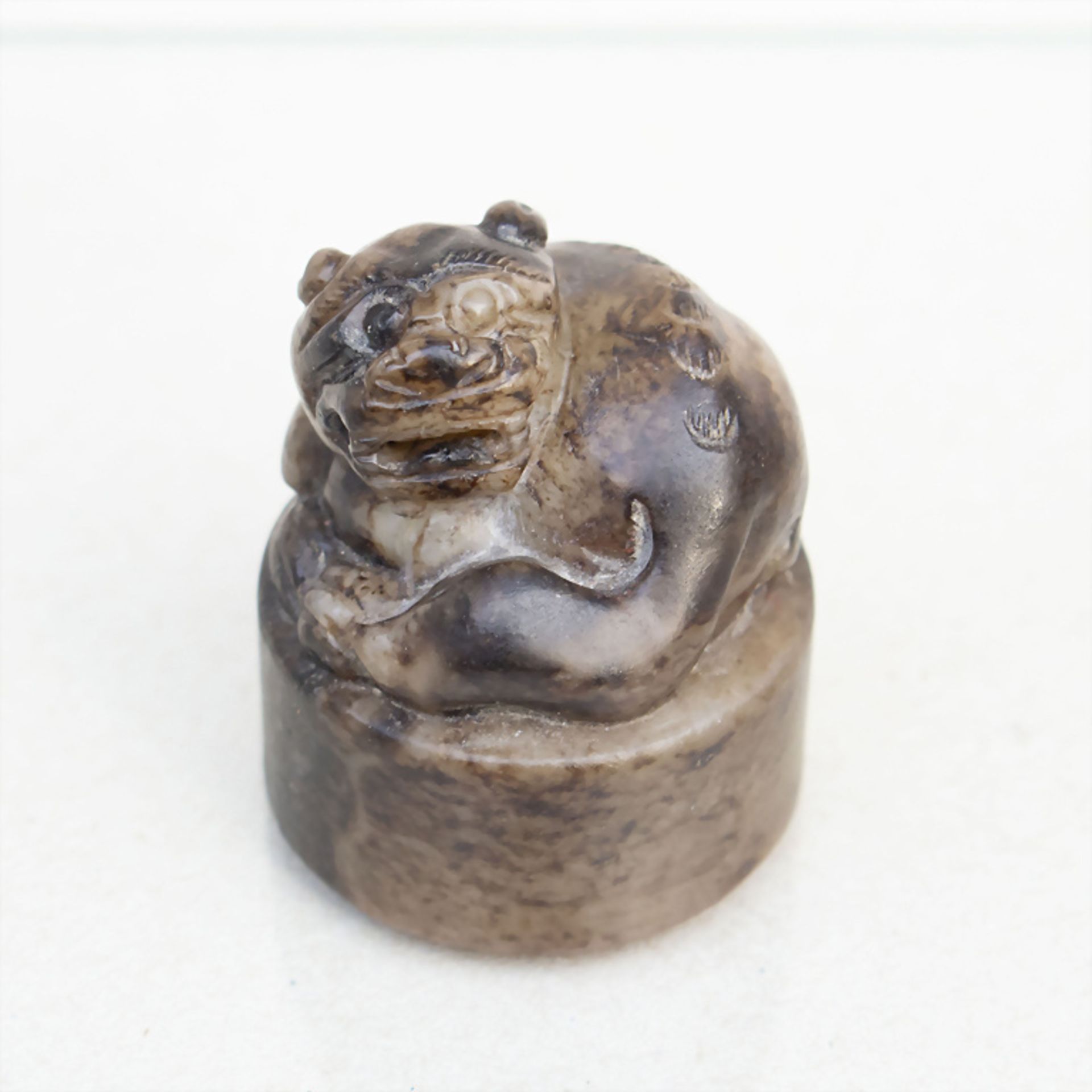 Jadesiegel 'Löwe' / A jade seal 'Lion', China, Qing-Zeit, 19.-20. Jh.