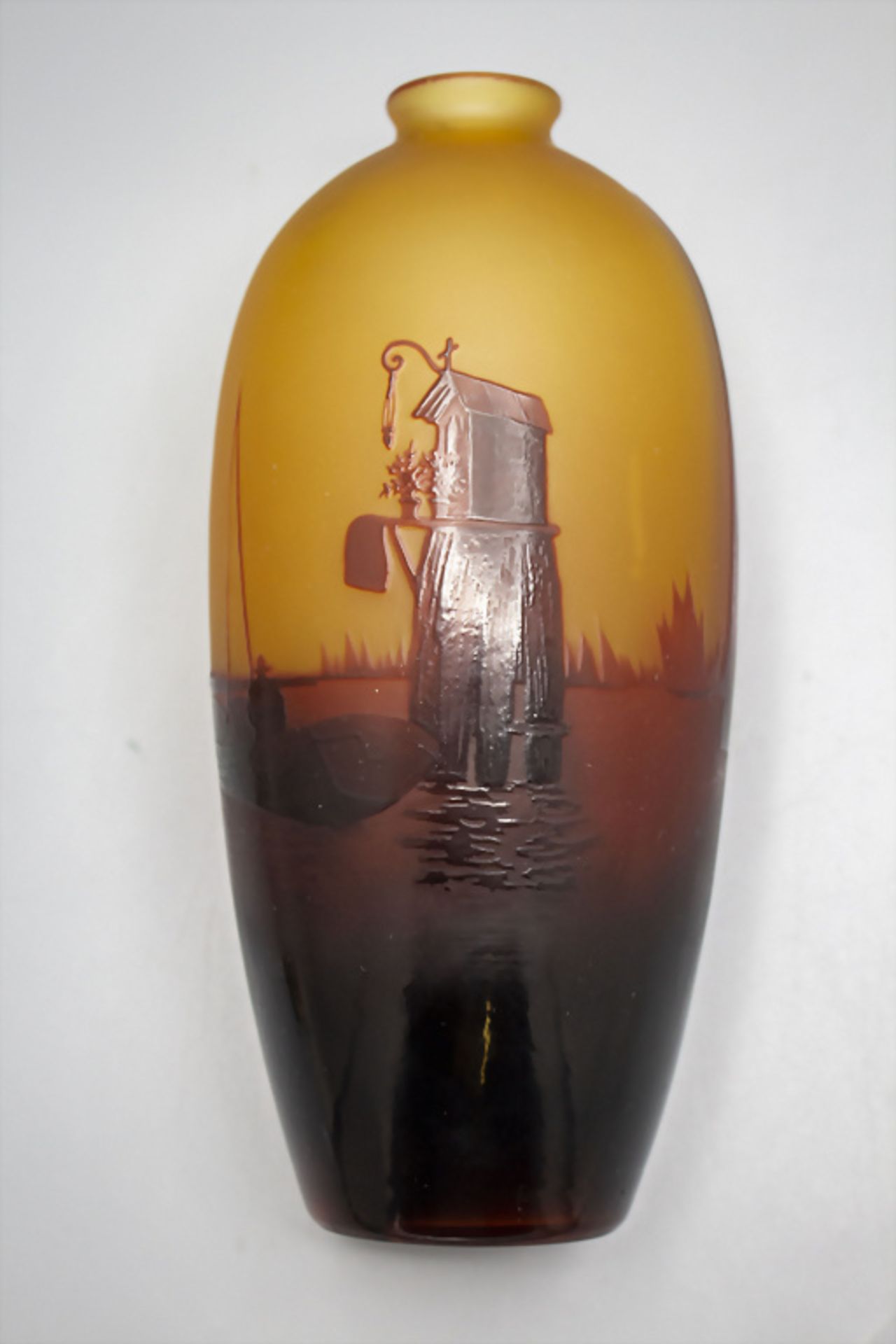 Jugendstil Vase mit Segelbooten in der Lagune von Venedig / An Art Nouverau cameo glass vase ... - Image 3 of 4