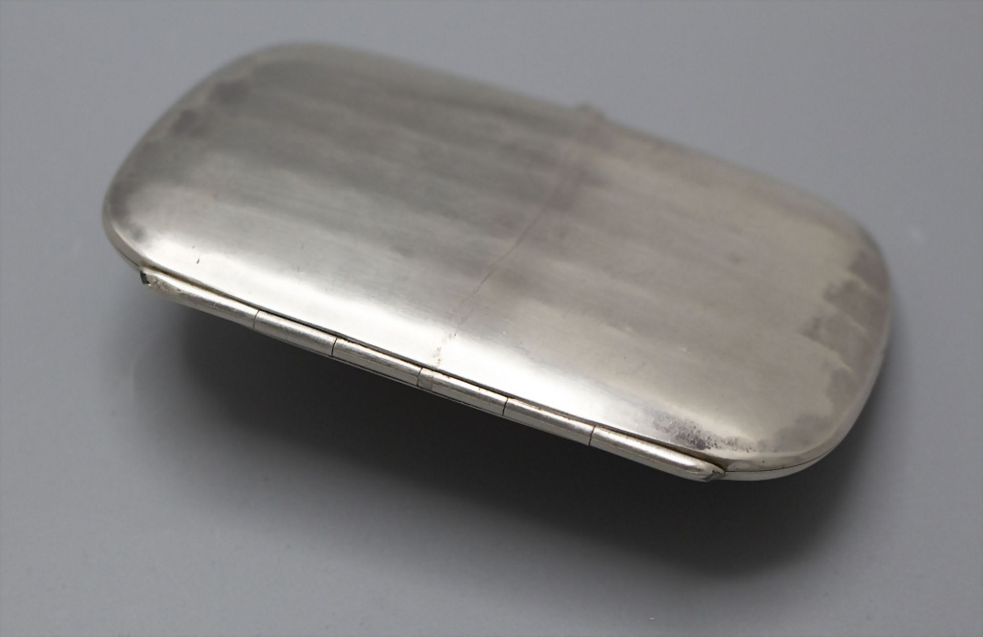 Art Déco Zigarettenetui / An Art Deco silver cigarette case, Lutz Weiss, Pforzheim, um 1920 - Image 3 of 6