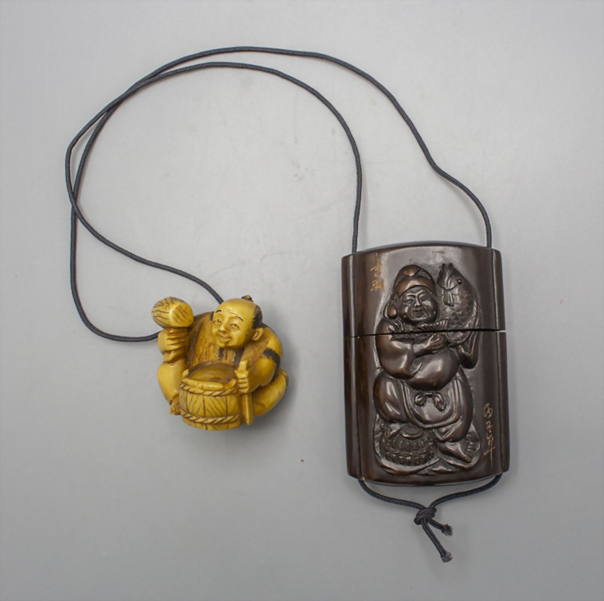 Inro mit Netsuke / An Inro with Netsuke, Japan, um 1900