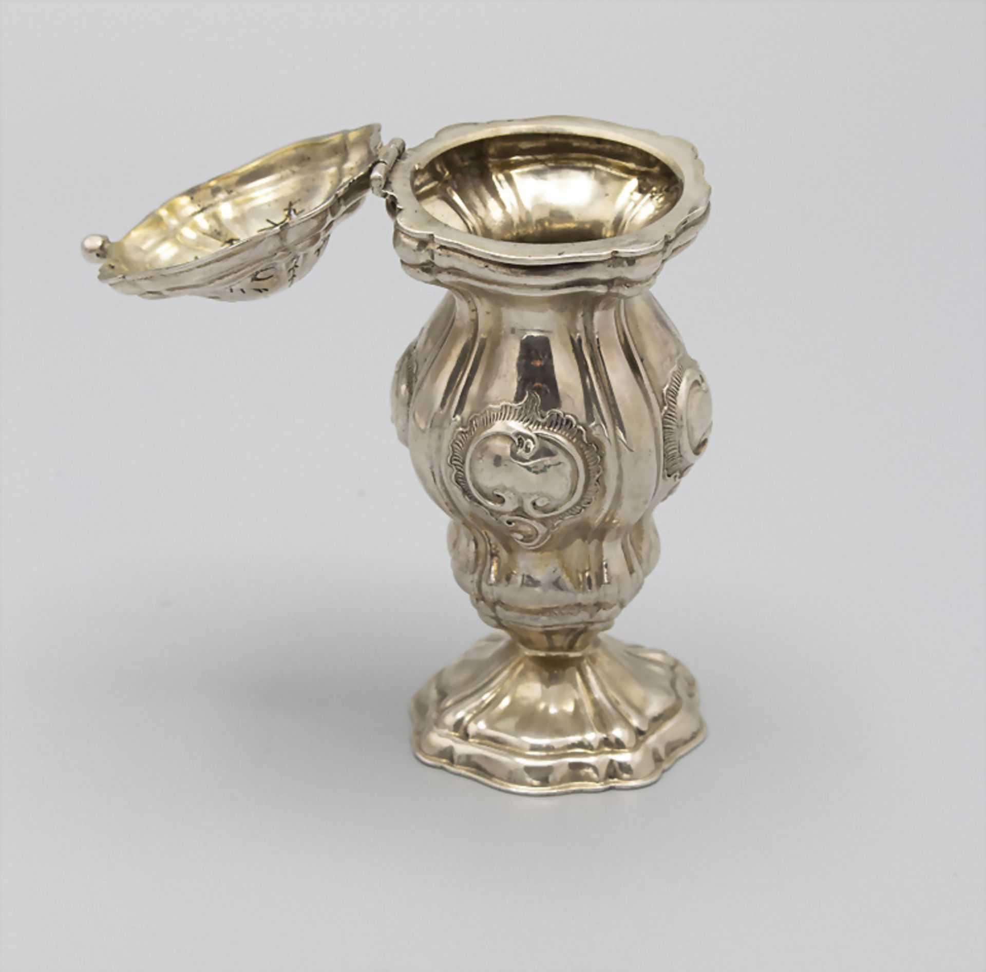 Gewürzstreuer / A silver spice caster, Wien, 1856 - Image 2 of 6