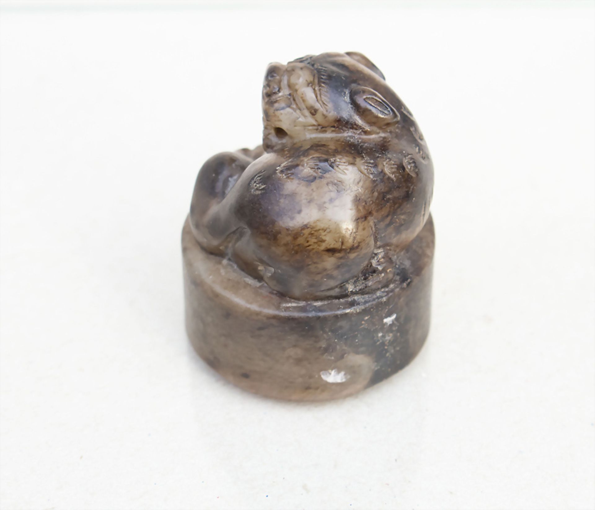 Jadesiegel 'Löwe' / A jade seal 'Lion', China, Qing-Zeit, 19.-20. Jh. - Bild 2 aus 6