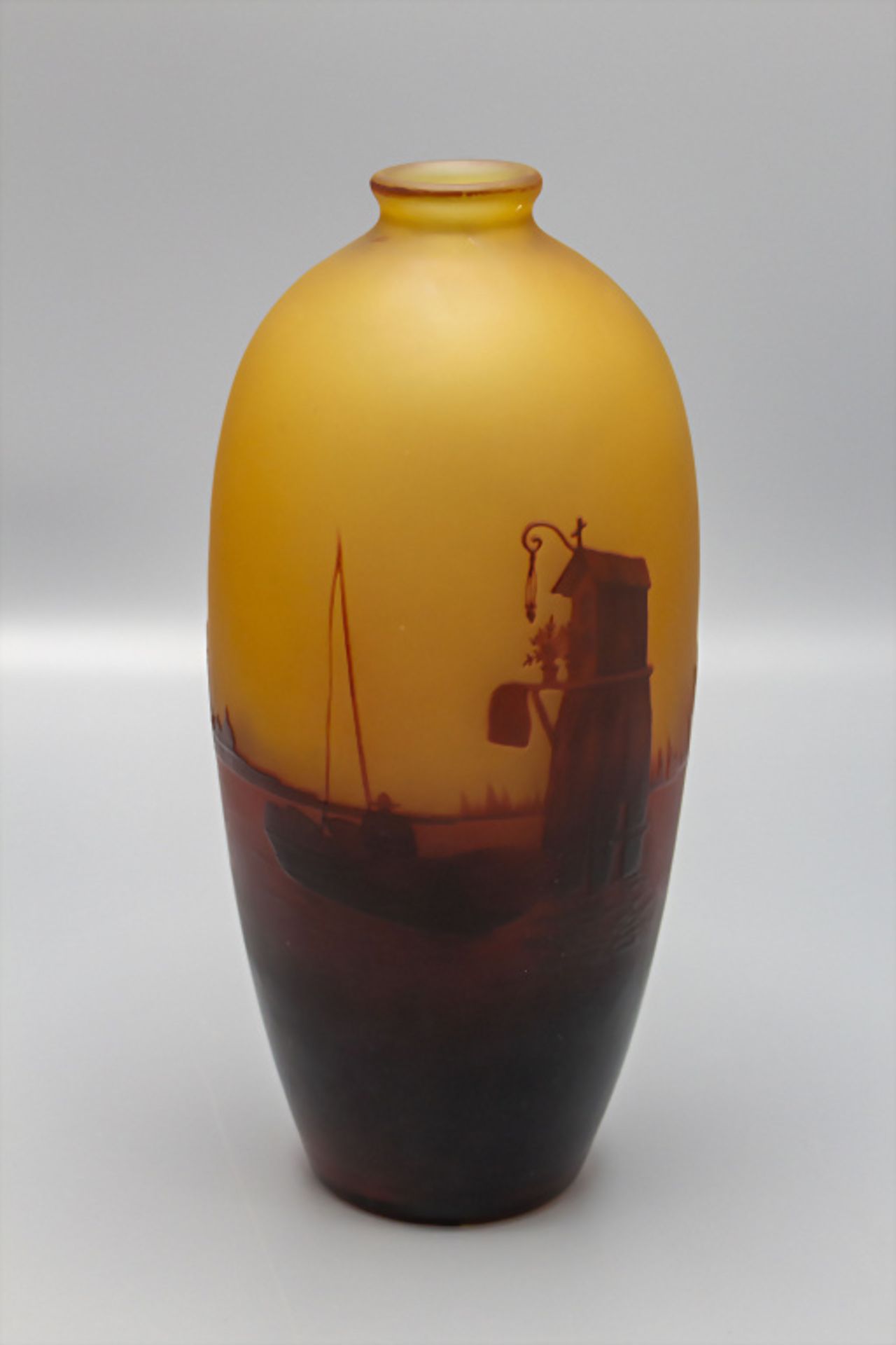 Jugendstil Vase mit Segelbooten in der Lagune von Venedig / An Art Nouverau cameo glass vase ...