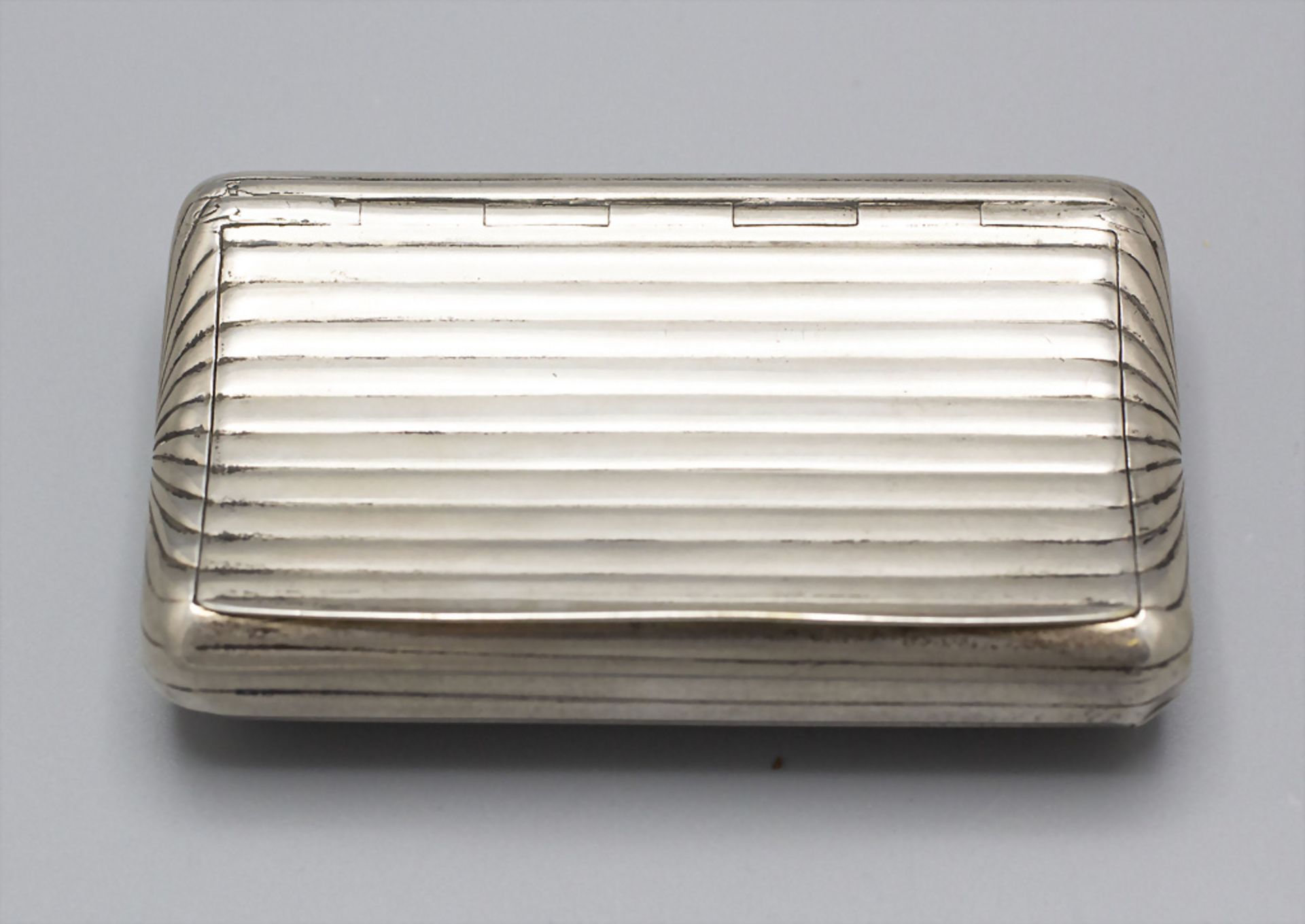 Tabatiere / Schnupftabakdose / A silver snuff box, Désirée-Toussaint Legrand, Paris, 1819-34 - Image 2 of 5
