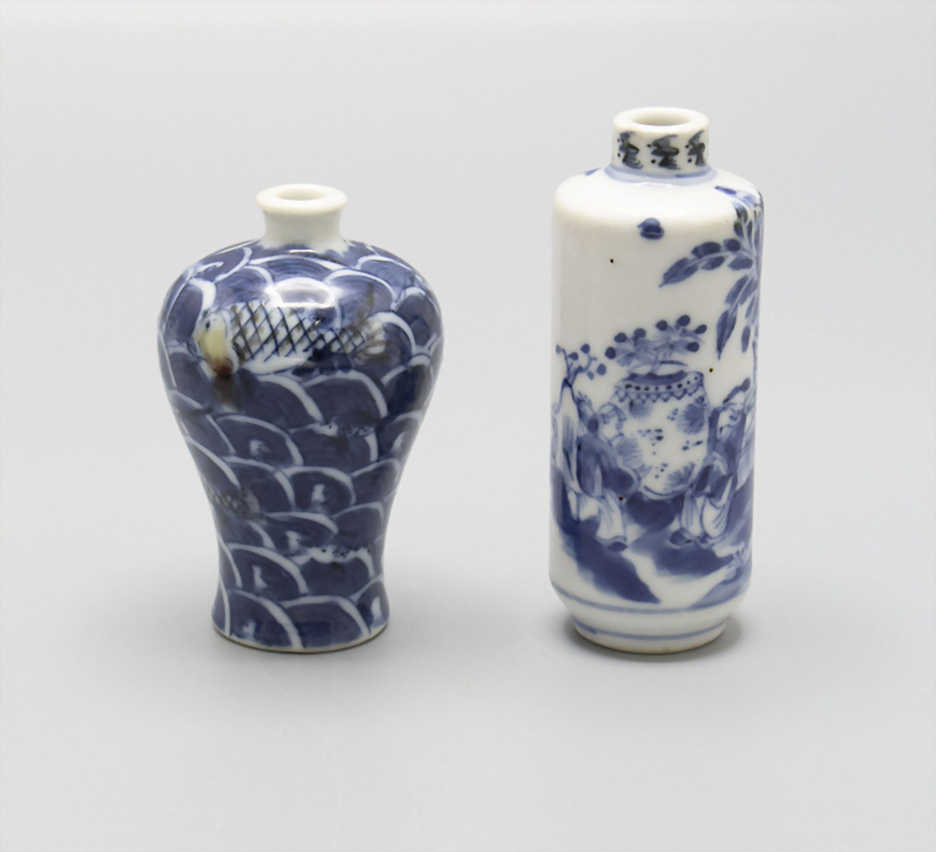 Paar Porzellan Schnupftabak Fläschen / A pair of porcelain snuff bottles, China, Qing-Zeit, 19. Jh.