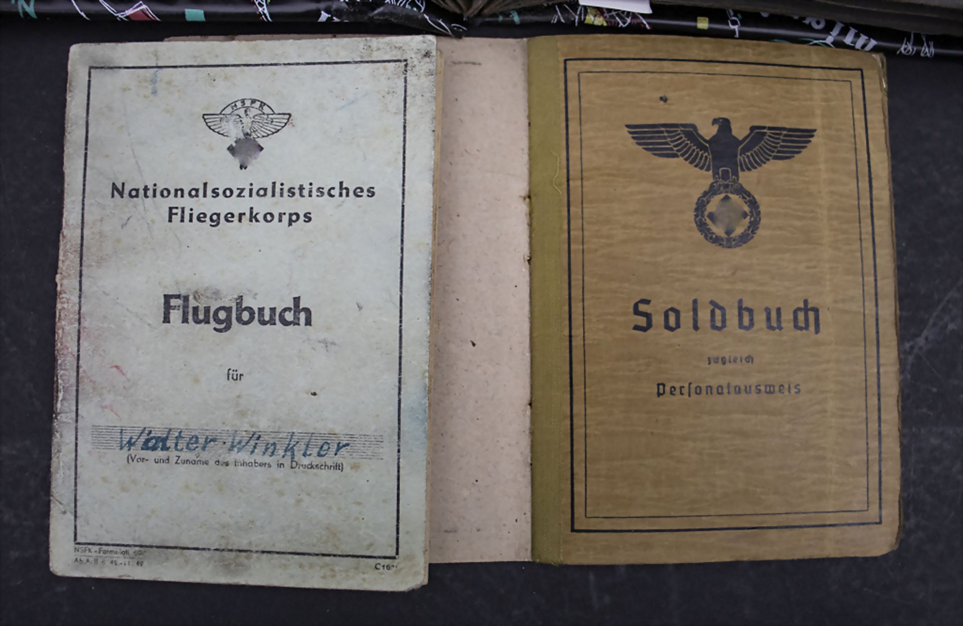 Konvolut Wehrmacht Fotoalbum und 2 Ausweise / A collection of a Wehrmacht photo album and two ... - Image 2 of 6