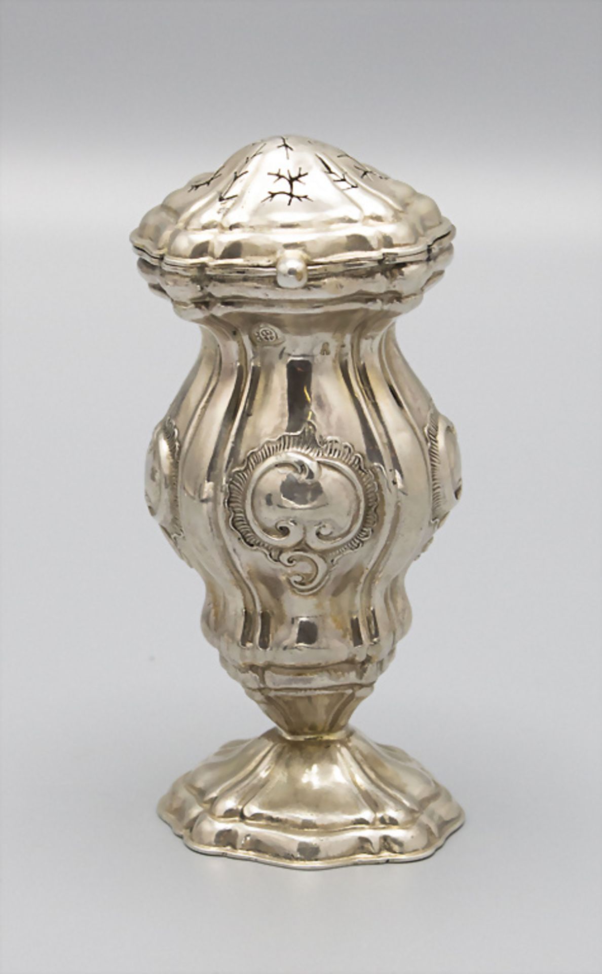 Gewürzstreuer / A silver spice caster, Wien, 1856 - Image 3 of 6