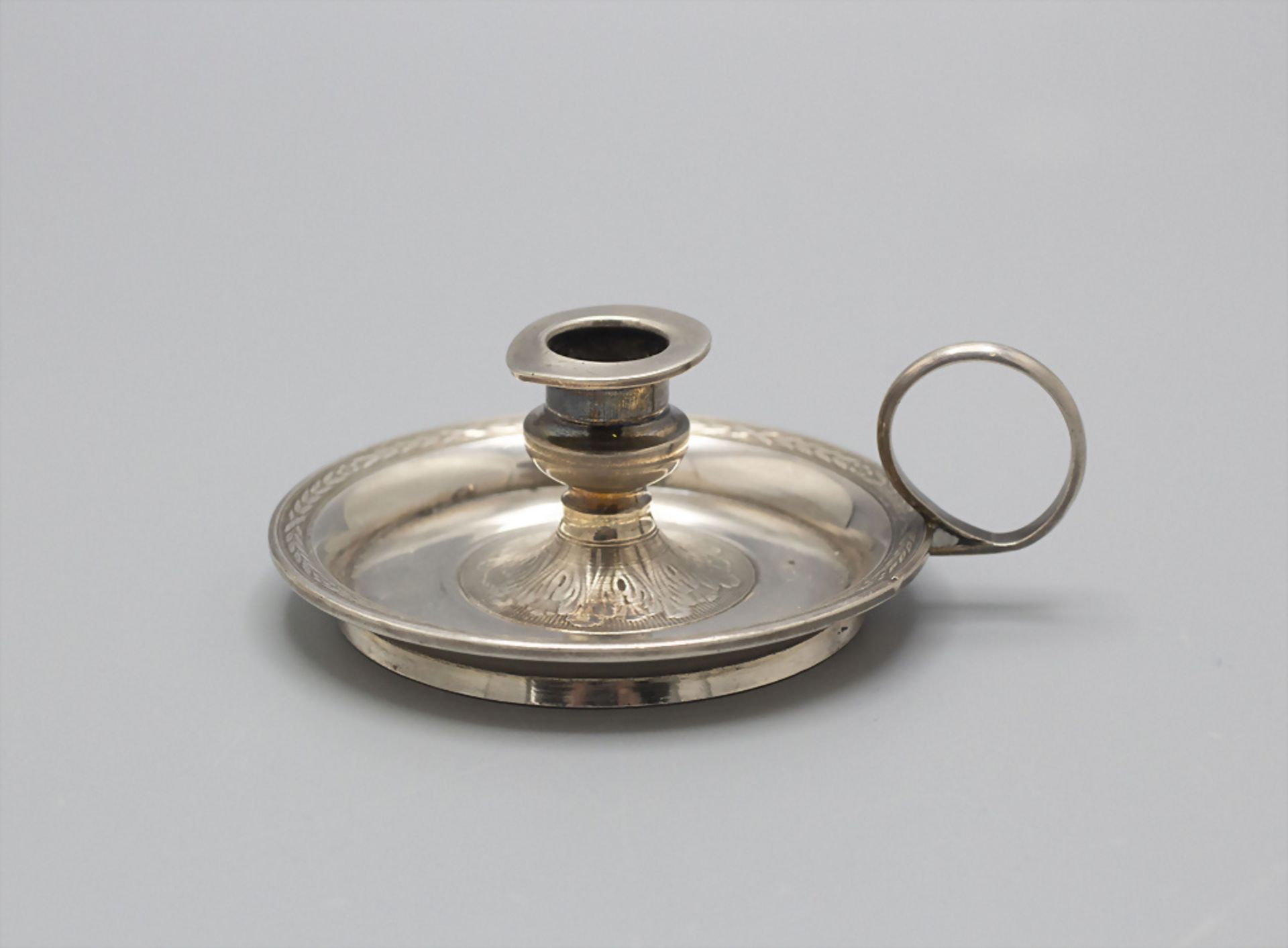 Miniatur Handleuchter / A miniature silver candle holder with handle, Frankreich, um 1880