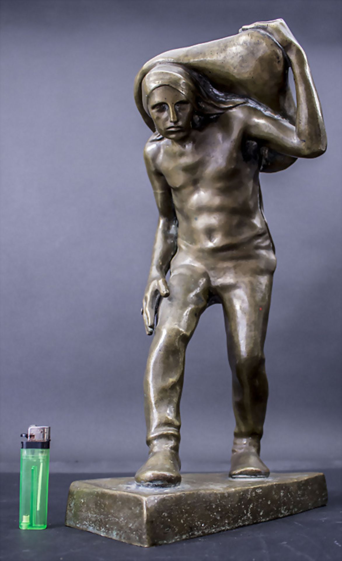 Julius OBST (1878-1939), Bronzeplastik 'Sackträger', deutsch, 1906