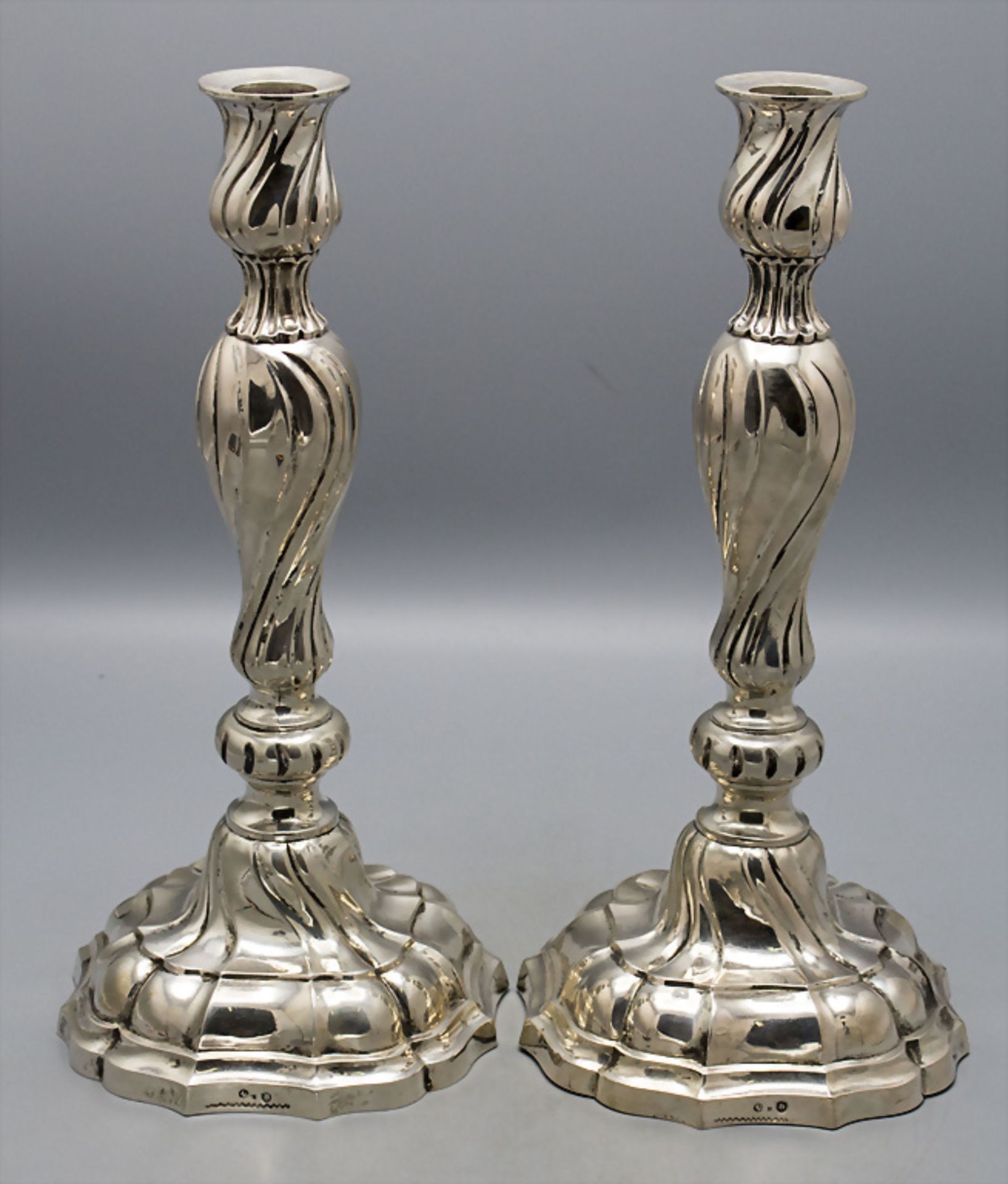 Paar Kerzenleuchter / A pair of silver candlesticks, Berlin, 19. Jh.