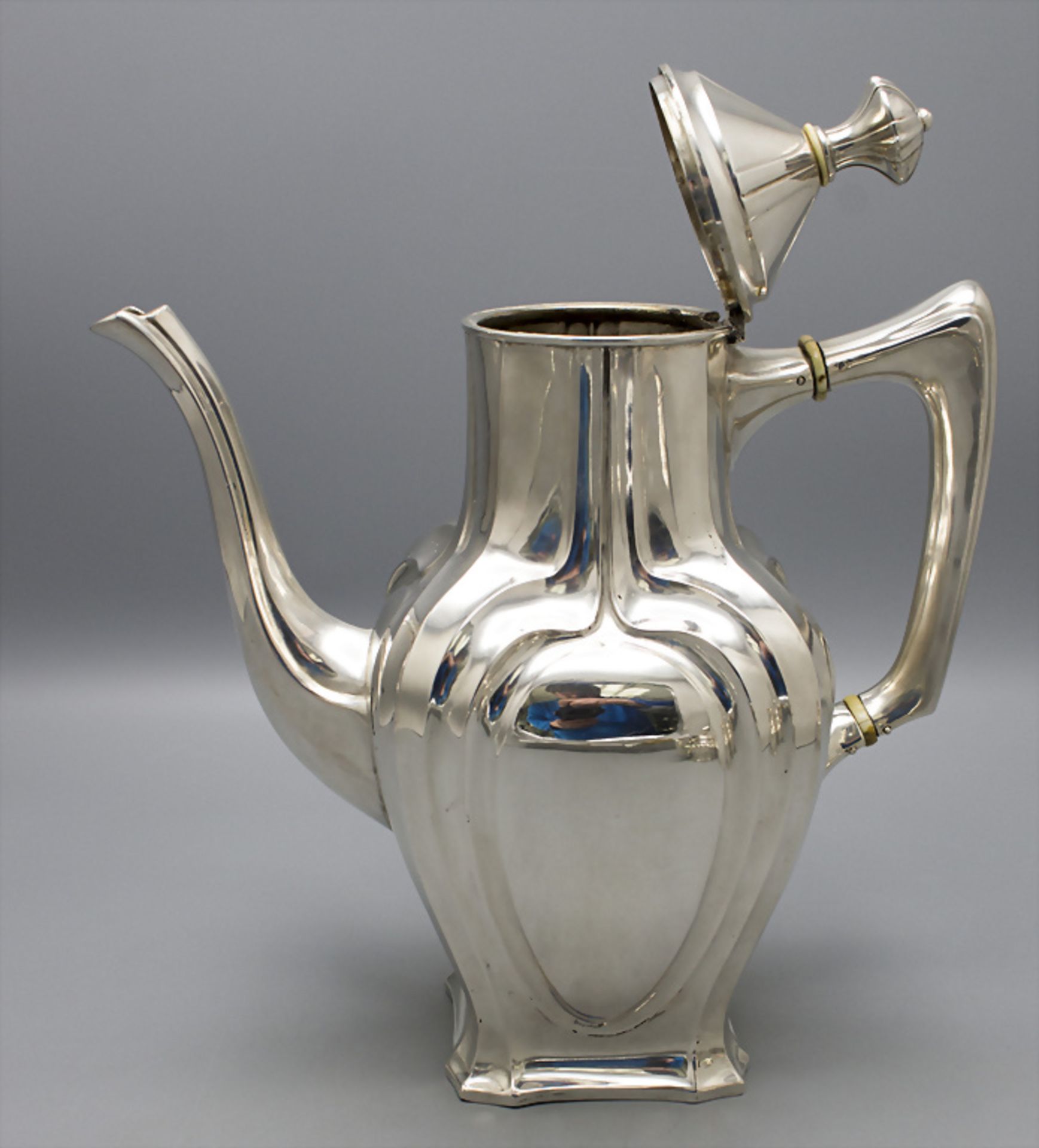 Jugendstil Teeservice / An Art Nouveau silver tea set, Wien, um 1900 - Bild 5 aus 11