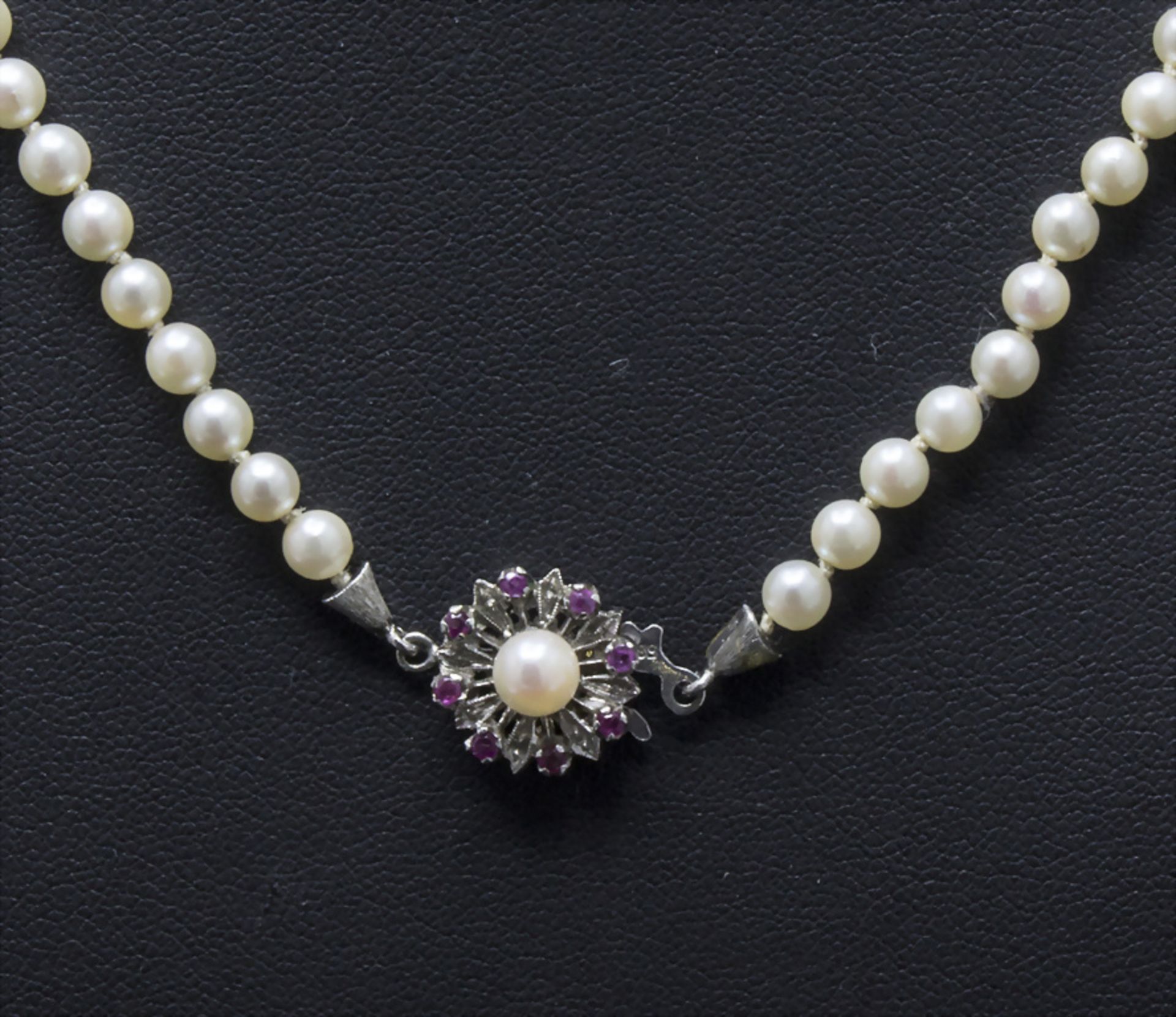 Perlenkette / A pearl necklace with 14k gold clasp - Image 2 of 6