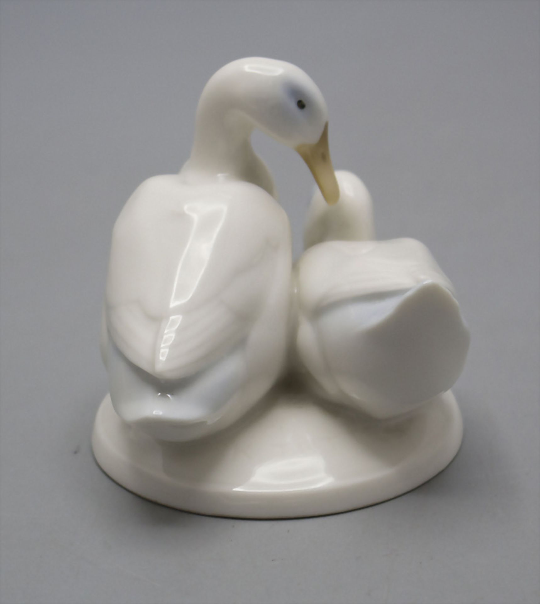 Entenpaar / A pair of ducks, Karl Tutter, Hutschenreuther Kunstabteilung, Selb, Mitte 20. Jh. - Image 3 of 5