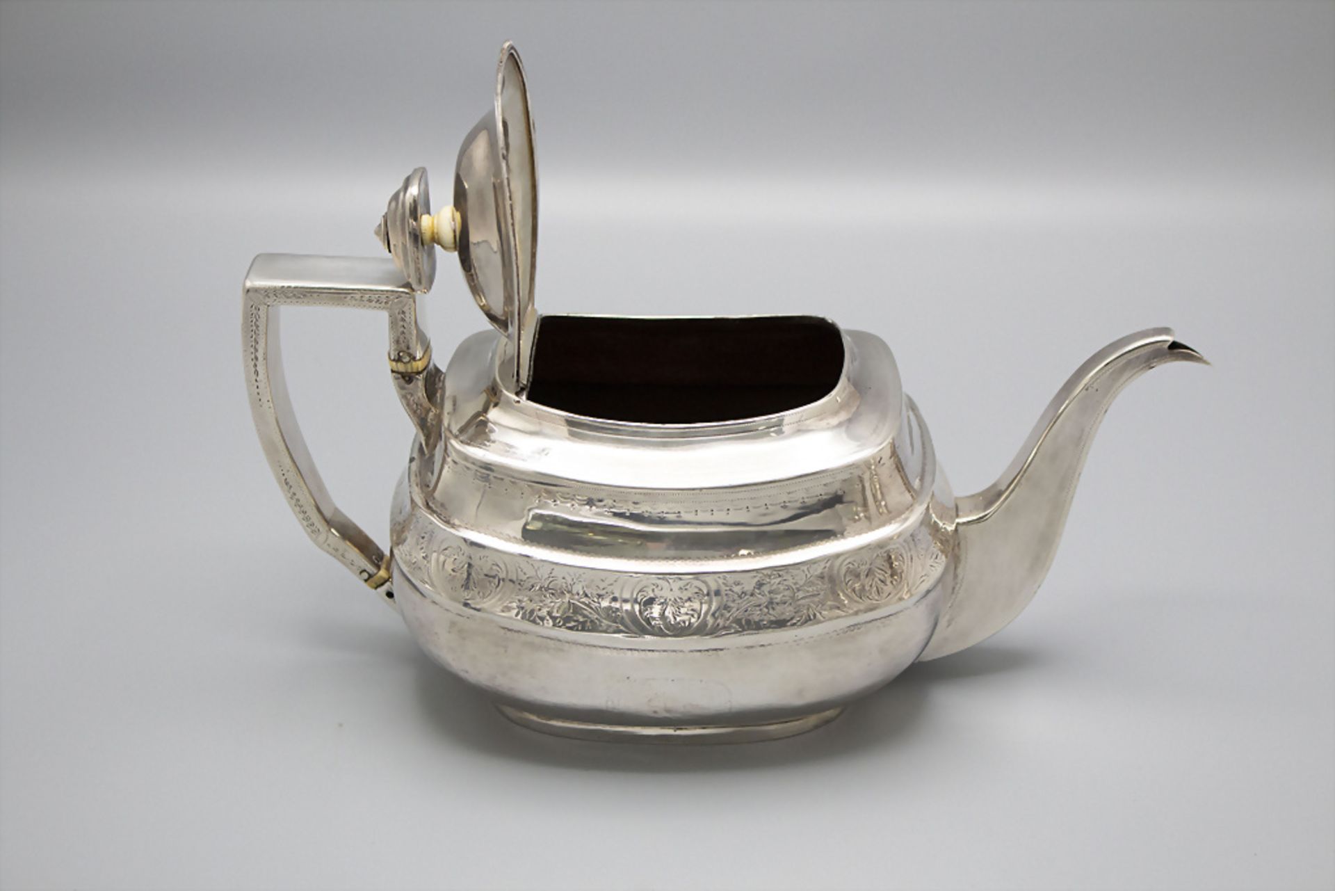 4 teiliges Teeset / A Sterling silver tea set, Duncan Urquhart & Naphtali Hart, London, 1807 - Image 3 of 15