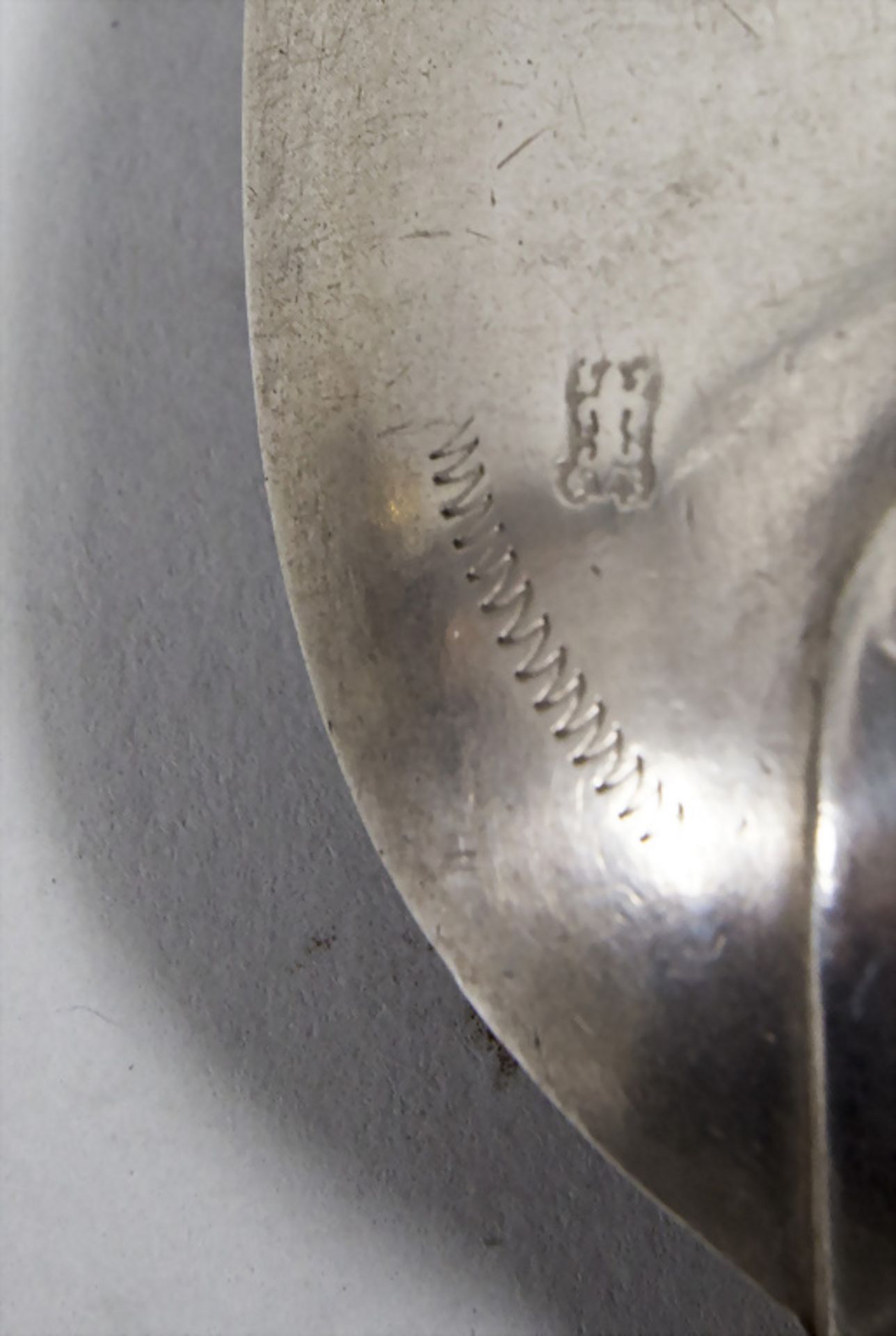 Ragout Löffel / A large silver serving spoon, Ignatz Rieger, Neisse (Schlesien), 1765 - Image 3 of 6