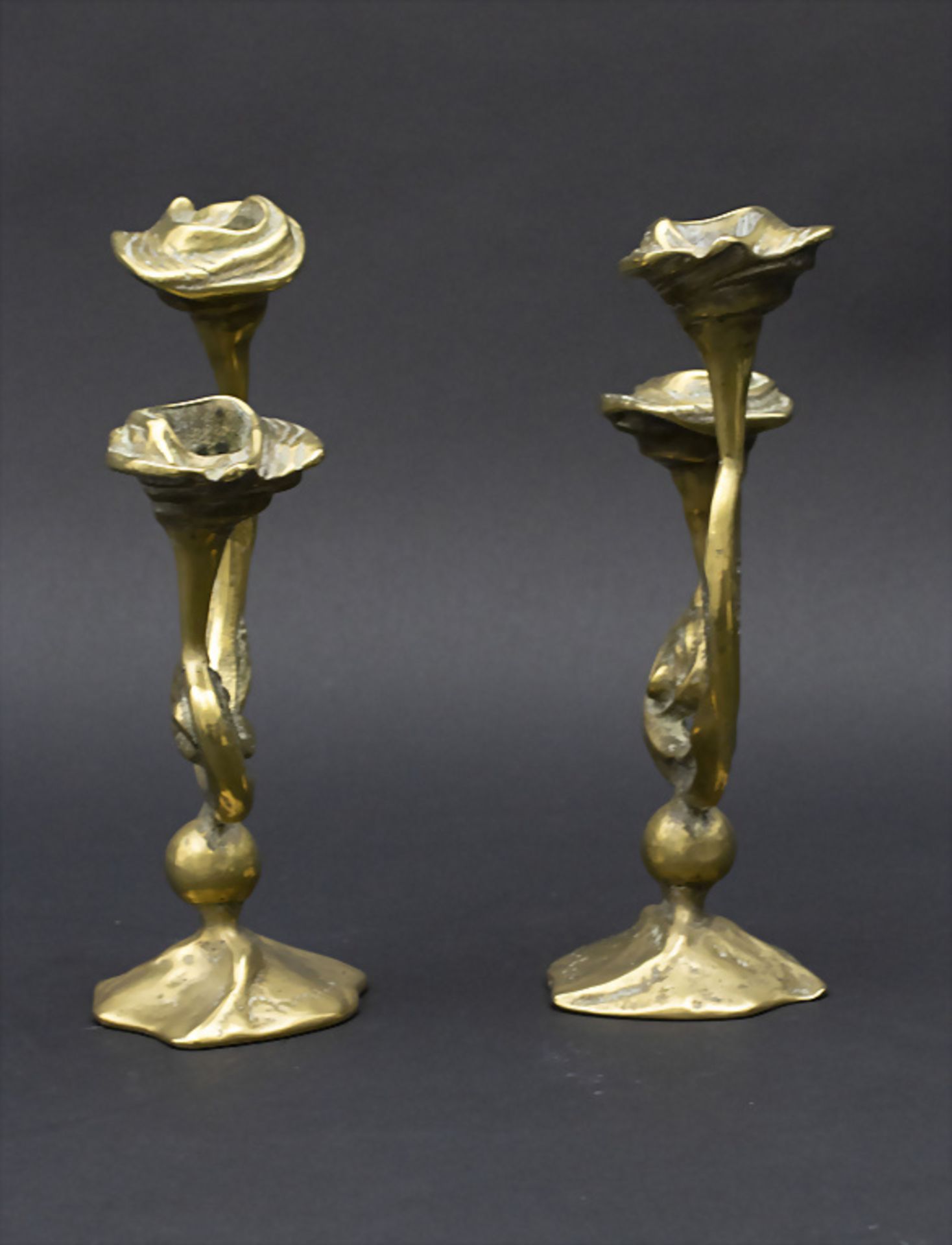 Paar 2-armige Kerzenleuchter / A pair of cast brass candlesticks, Kurt Jesch, Bleiburg, 1960er ... - Image 4 of 5