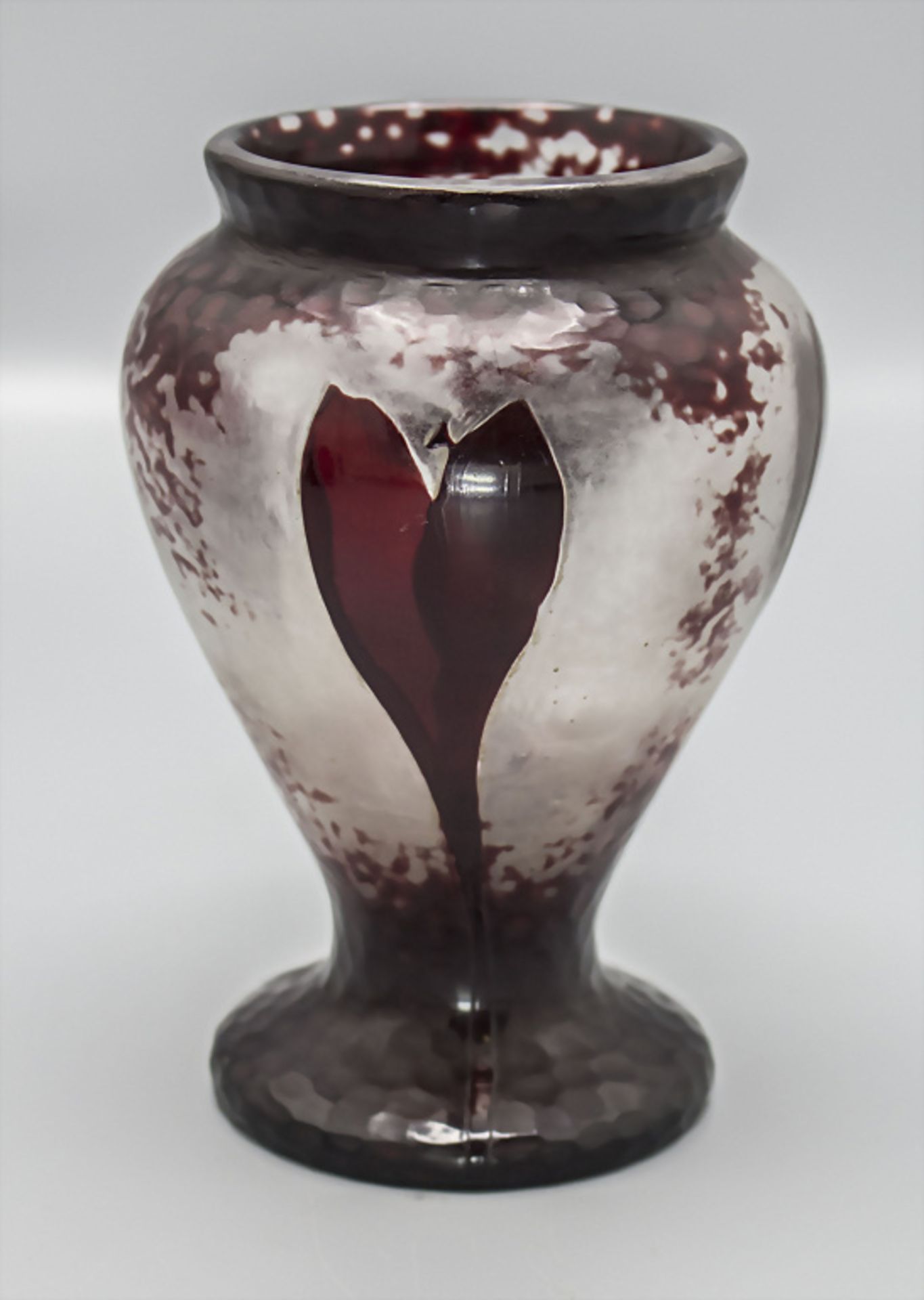 Jugendstil Vase mit Krokus / An Art Nouveau vase with crocus, Daum Frères, Nancy, um 1900 - Image 3 of 7