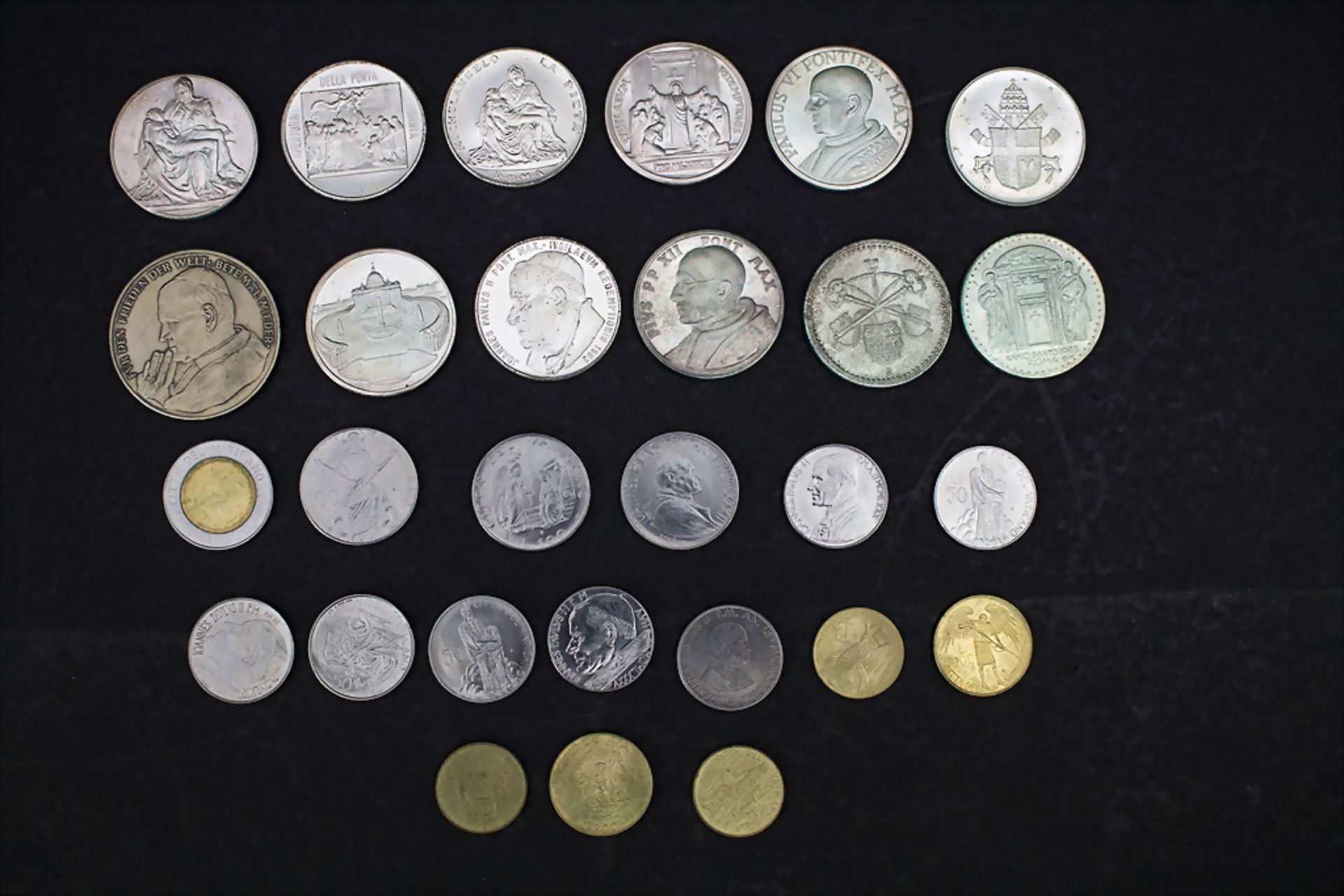 Sammlung Münzen und Medaillen des Vatikan / A collection of Vatican coins and medals