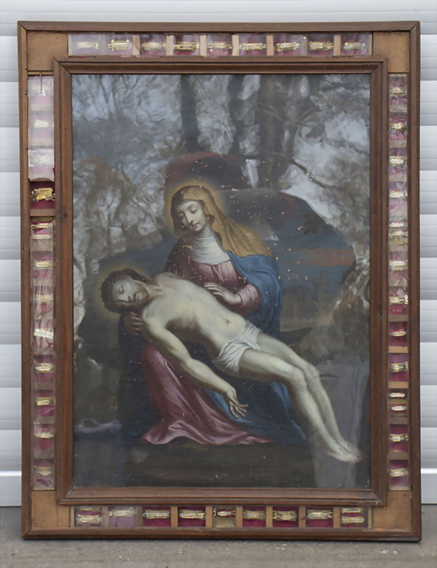 Unbekannter Künstler des 18. Jh., 'Pietà' mit Reliquienrahmen / Unknown artist of the 18th ... - Image 2 of 6