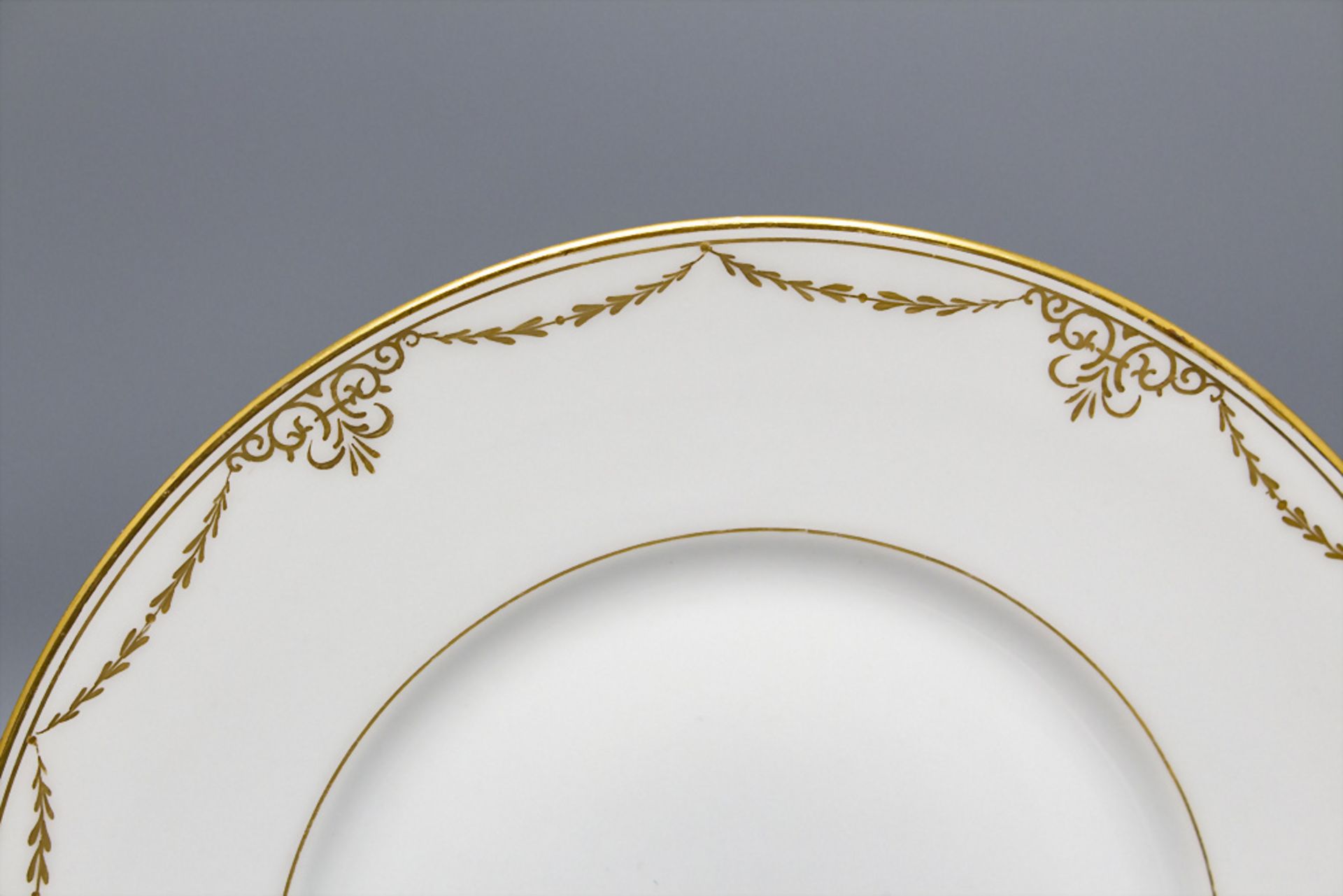 Teller / A dinner plate, Royal Copenhagen, um 1900 - Image 2 of 4