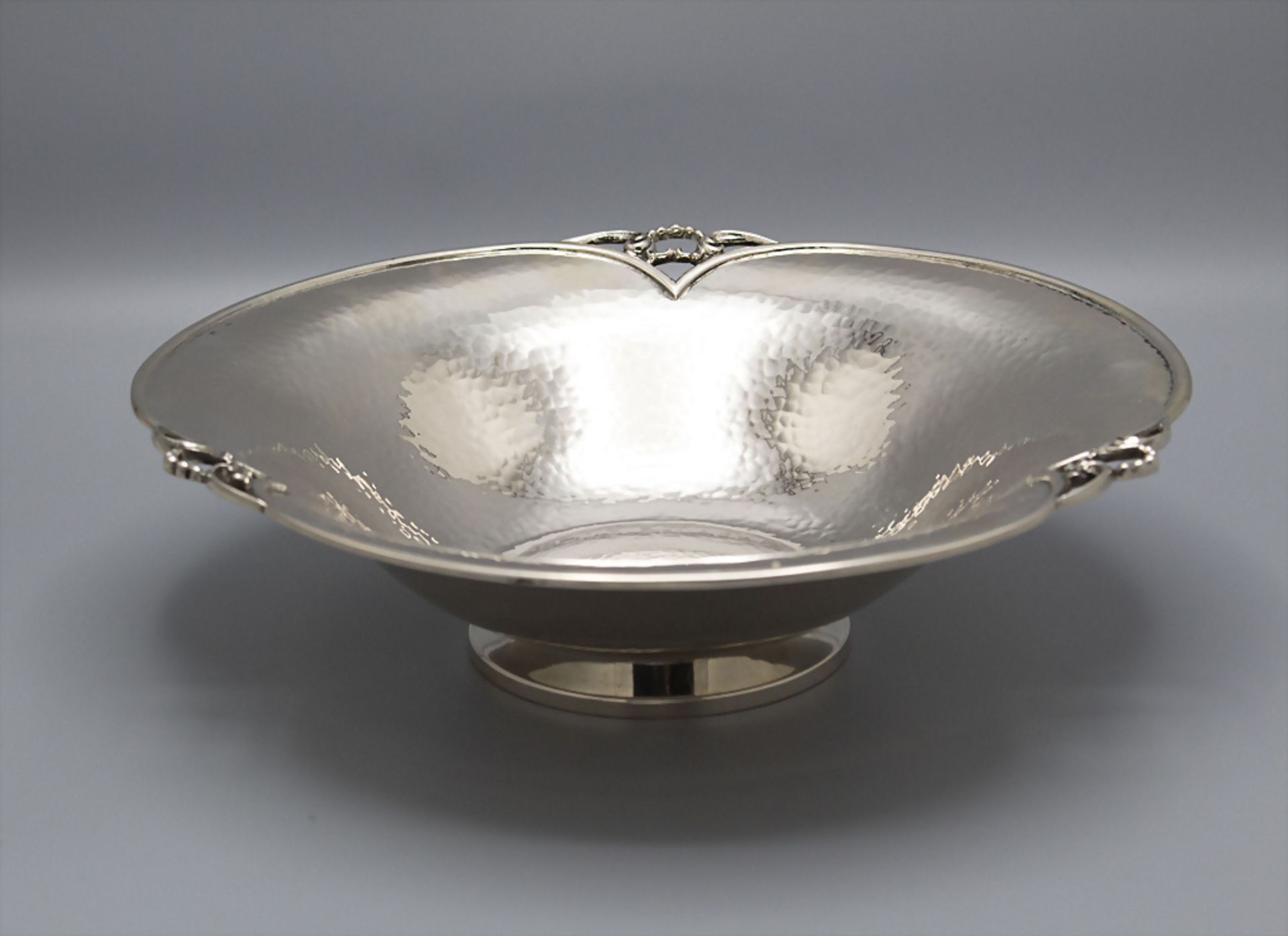Jugendstil Obstschale / An Art Nouveau silver fruit bowl, Wien, um 1910