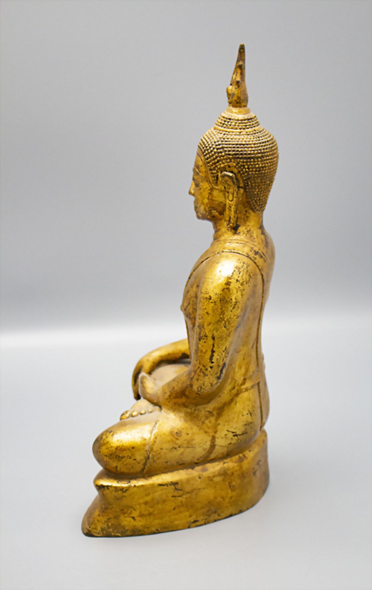 Sitzender Buddha / A sitting bronze Buddha, Thailand - Bild 2 aus 6